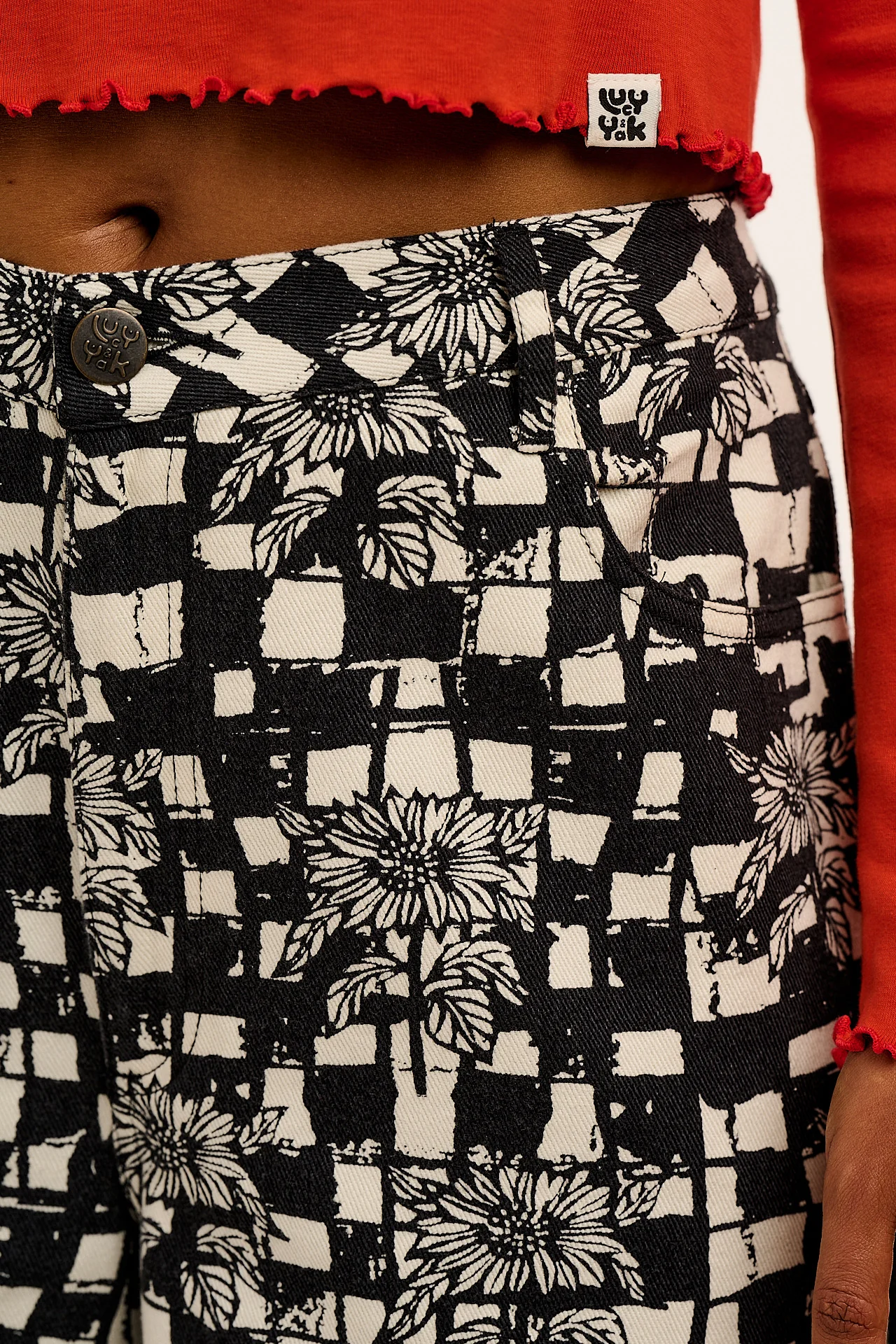 L.E. Carter - High Waisted Jeans in Black & White Sunflower Check - Image 3