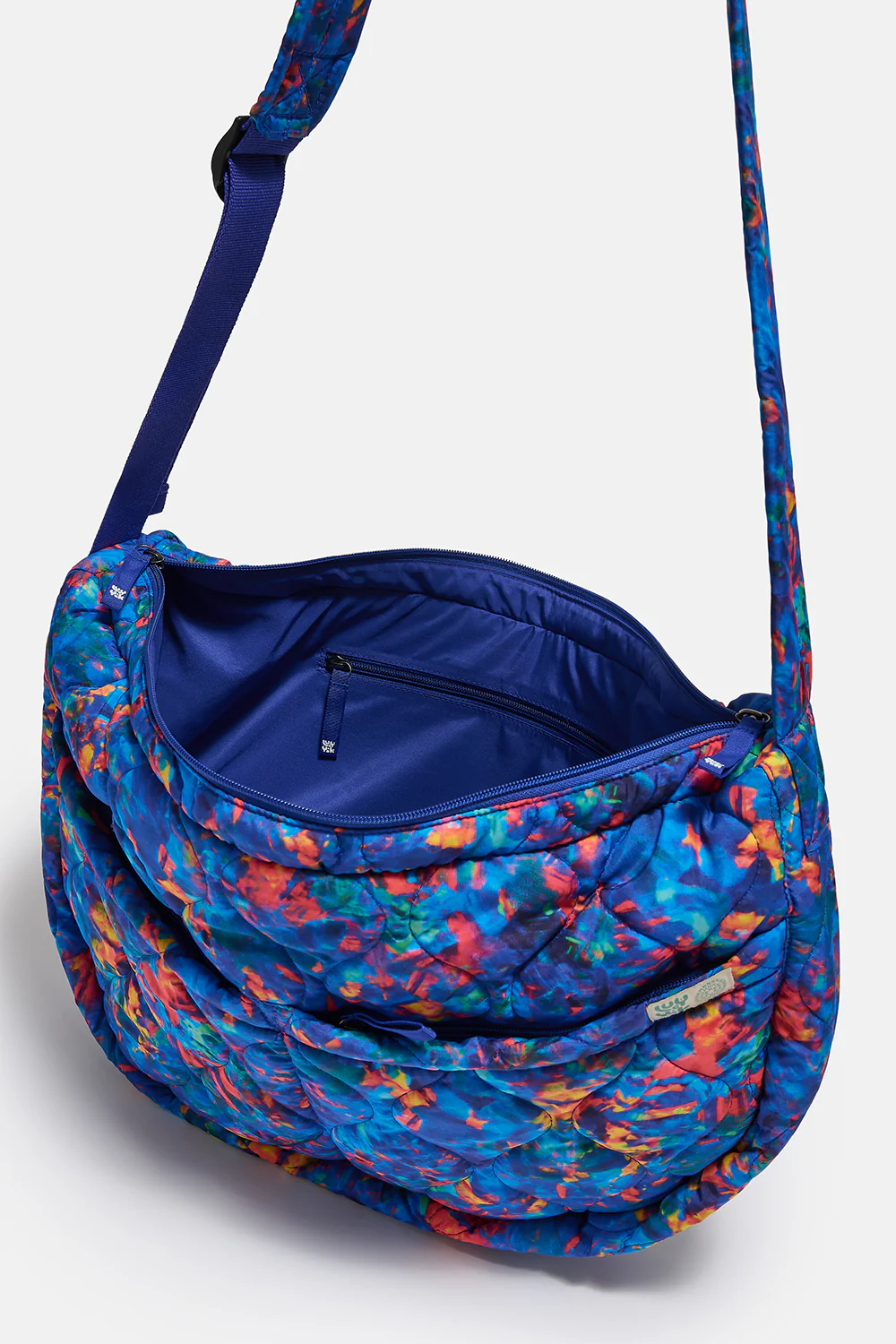 L.E. Laval - Weekend Bag in Digital Blur Natural History Museum & Yak - Image 5