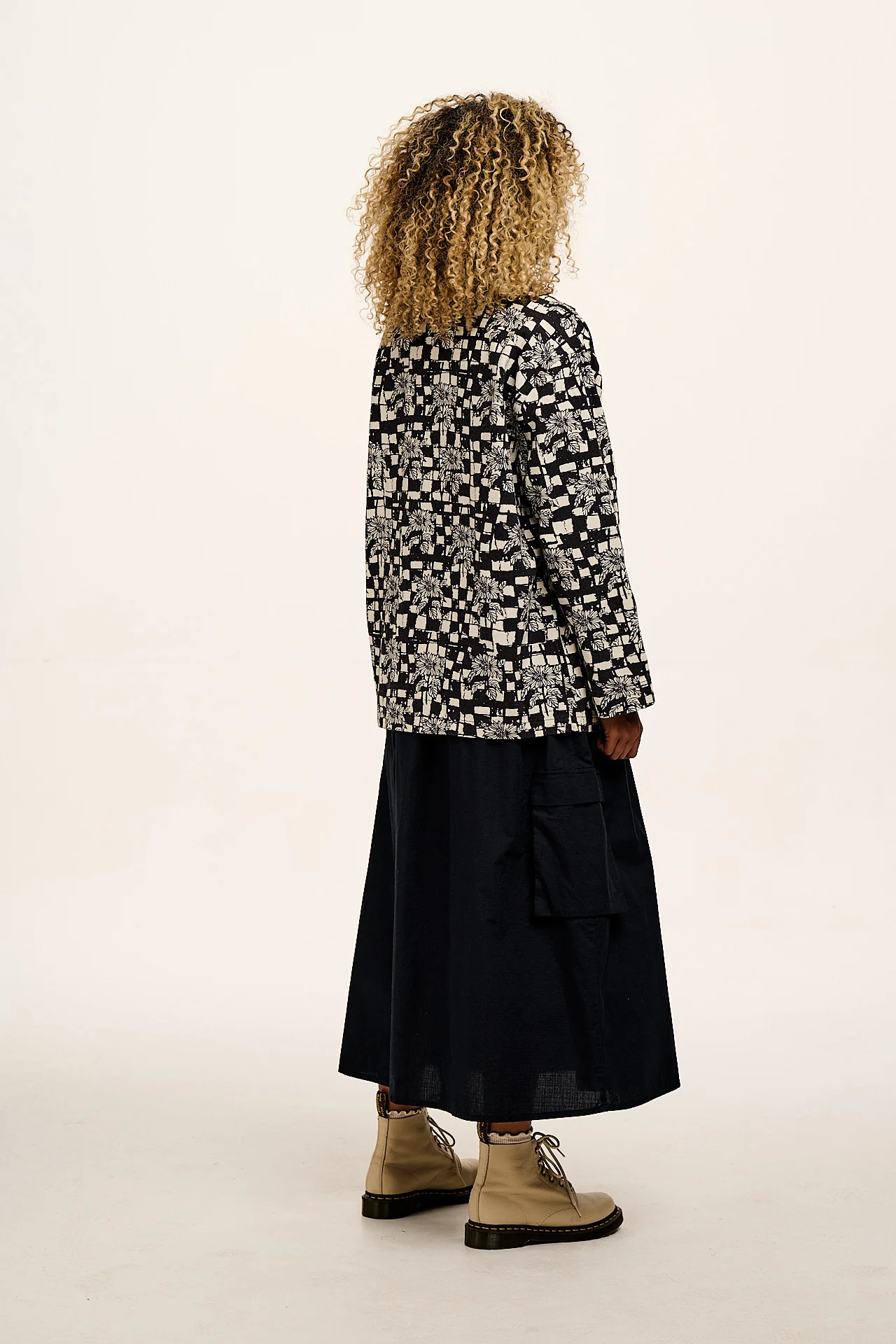 L.E. Olly - Cotton Jacket in Black & White Sunflower Check - Image 4