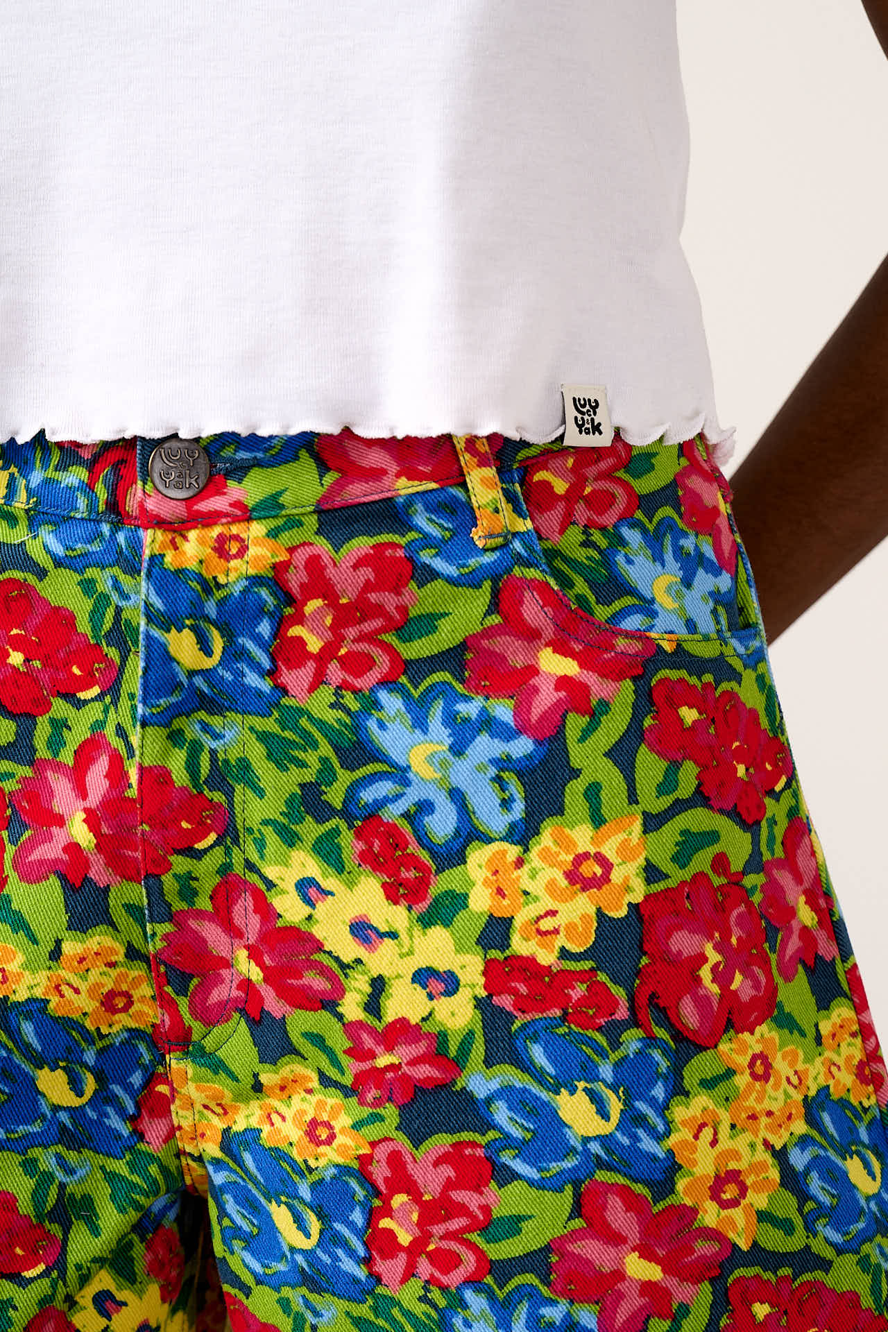 Lexi - Cotton High Waist Shorts in 80s Scribble Floral - Image 5