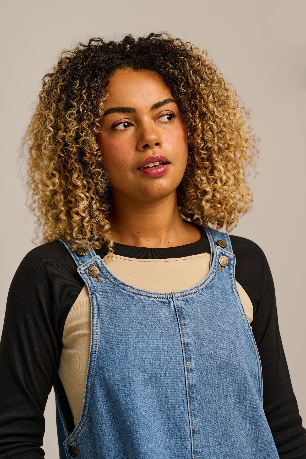Lily - Denim Midi Dress in Midwash Denim - Image 5