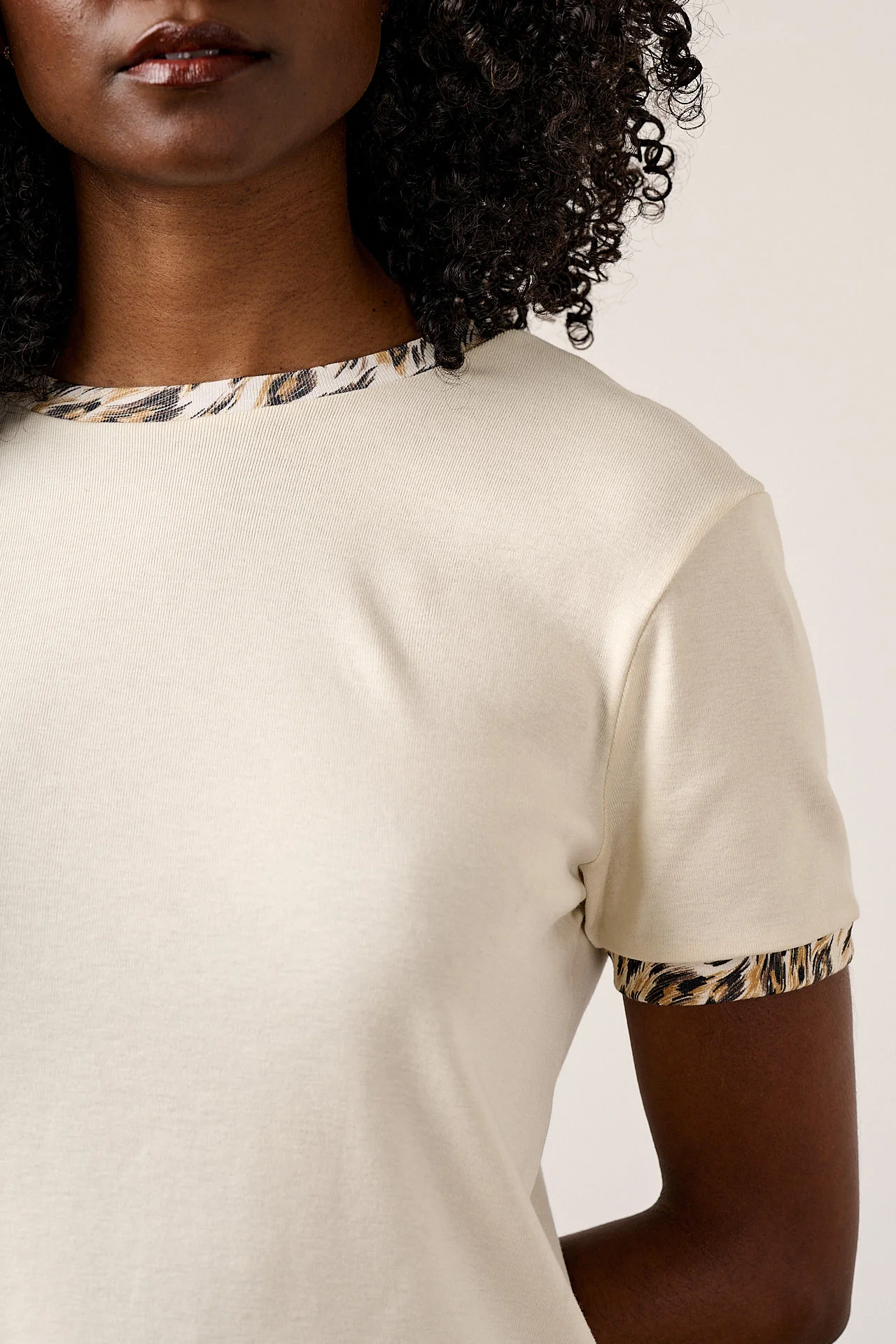 Maya - Cotton T-Shirt in Leo Swirl Trim - Image 2