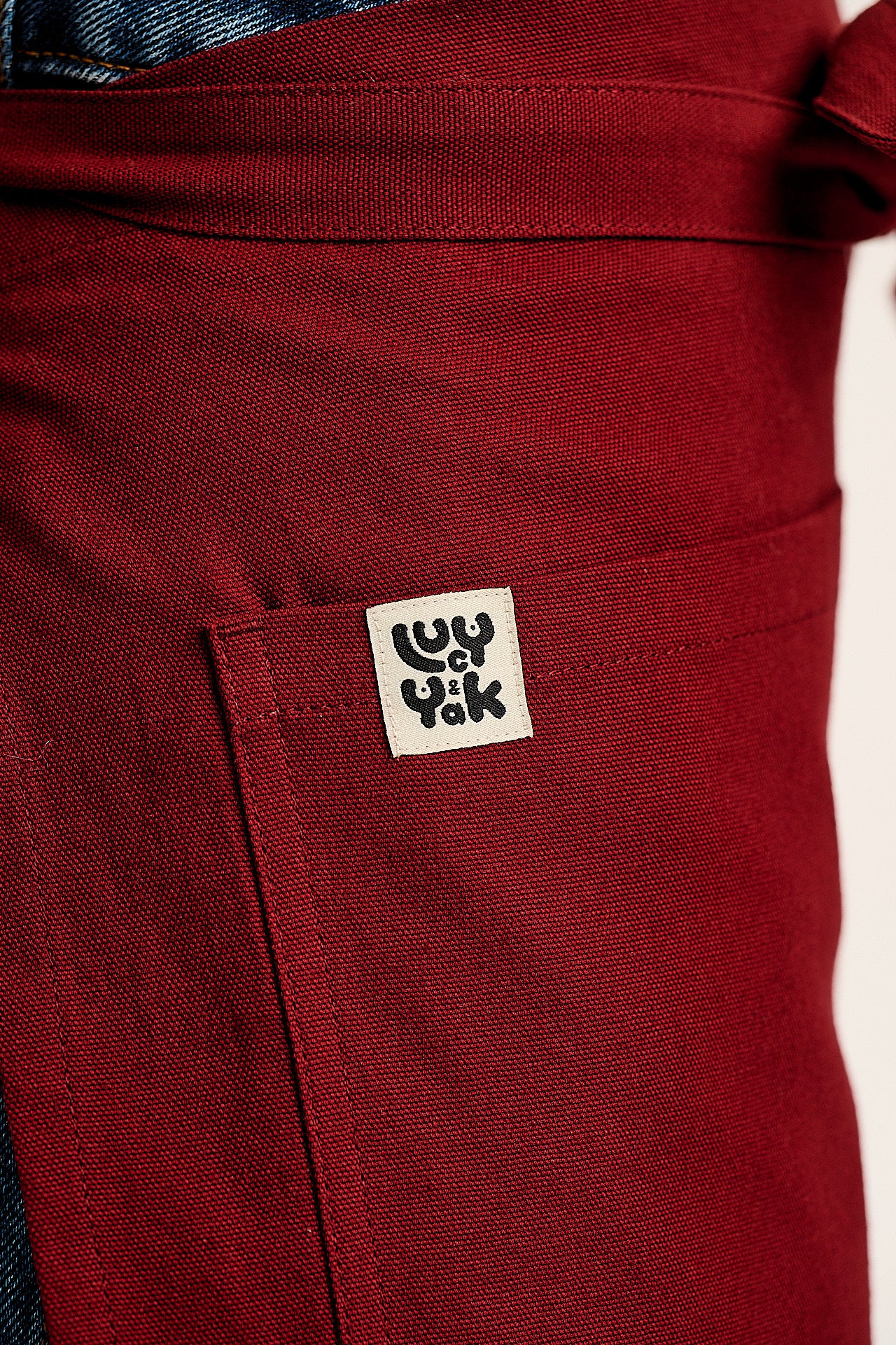 Millau - Midweight Cotton Waist Apron in Maroon - Image 4