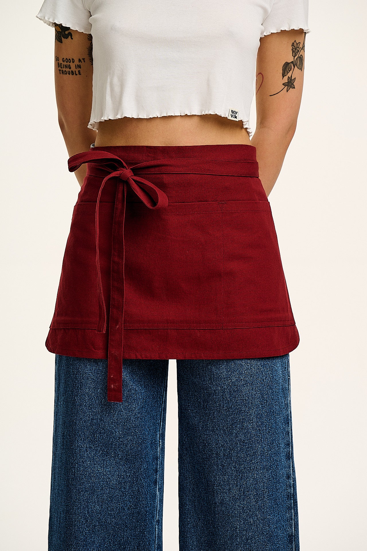 Millau - Midweight Cotton Waist Apron in Maroon - Image 5