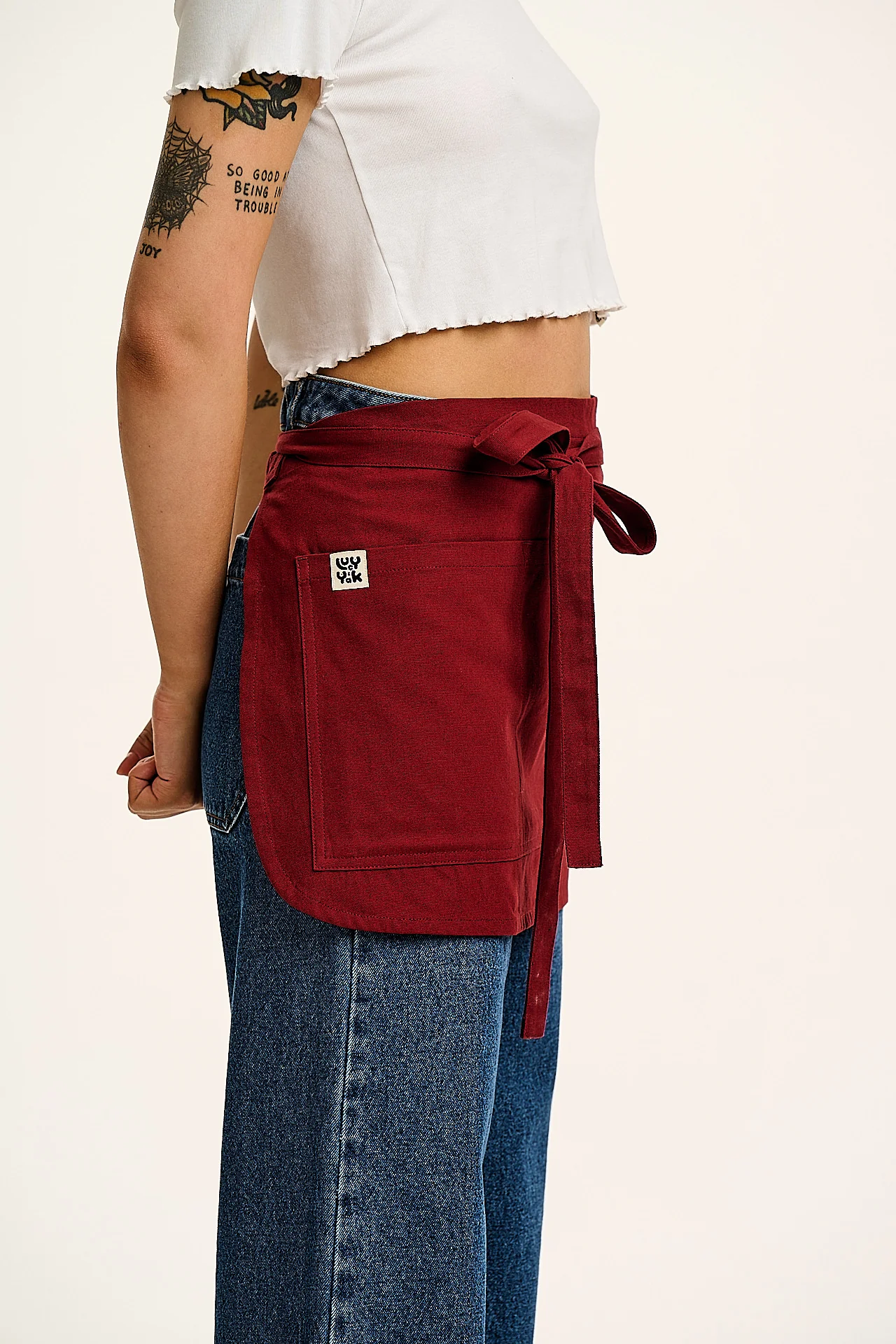 Millau - Midweight Cotton Waist Apron in Maroon - Image 6