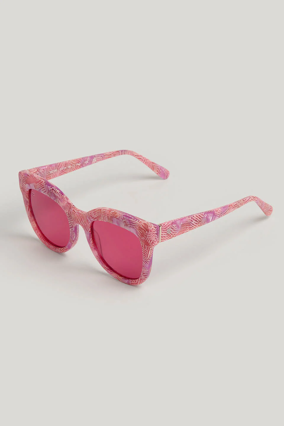 Mizuri - Cat Eye Sunglasses in Pink - Image 2