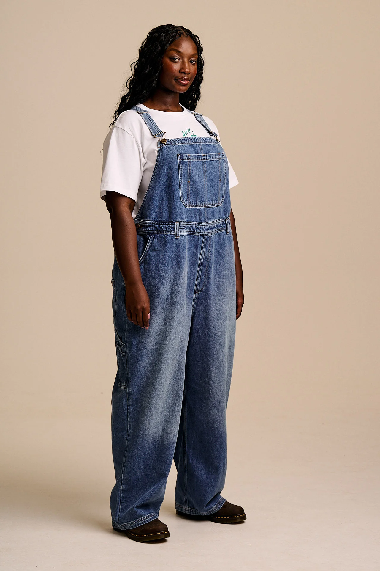 Mullen - Denim Dungarees in Midwash with Metal Clasps - Image 3