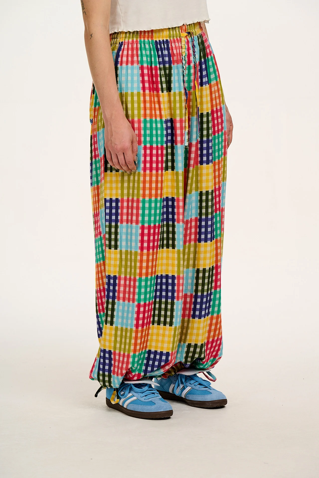 Mylo - Wide Leg Trousers in Picnic Club Print - Image 6