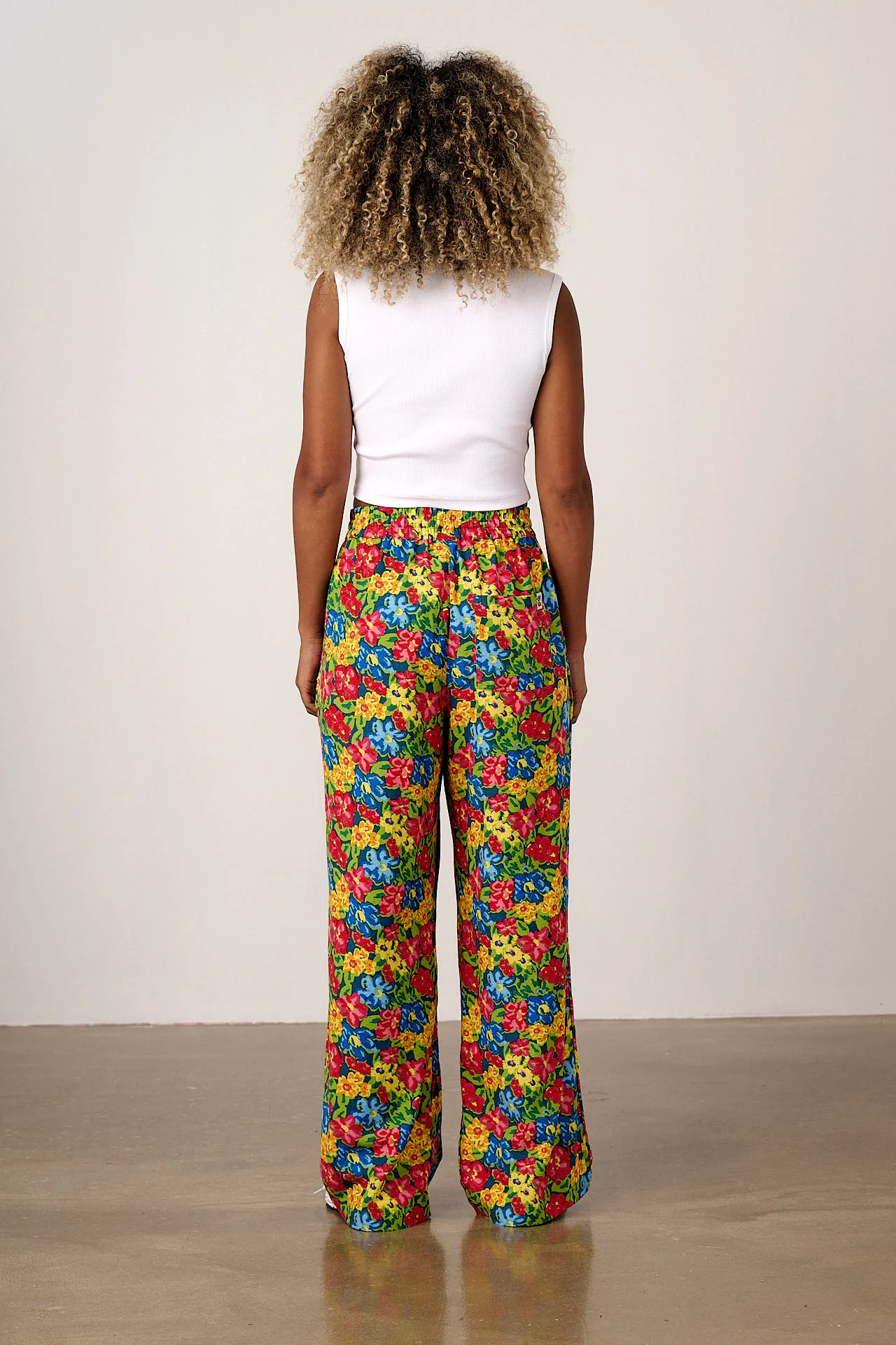 Norris - Wide Leg Cotton & Viscose Trousers in 80s Scribbled Floral - Image 5