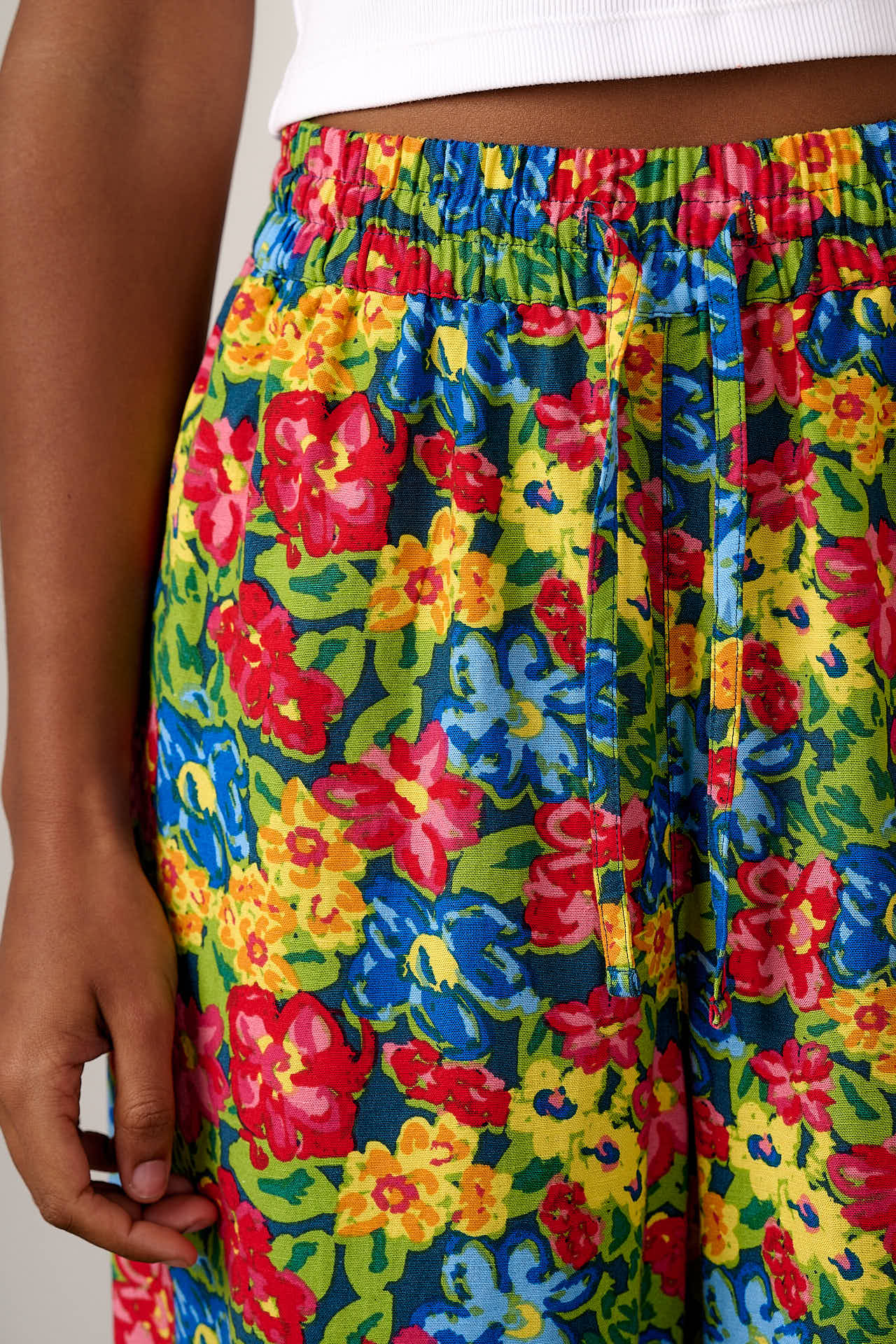Norris - Wide Leg Cotton & Viscose Trousers in 80s Scribbled Floral - Image 6