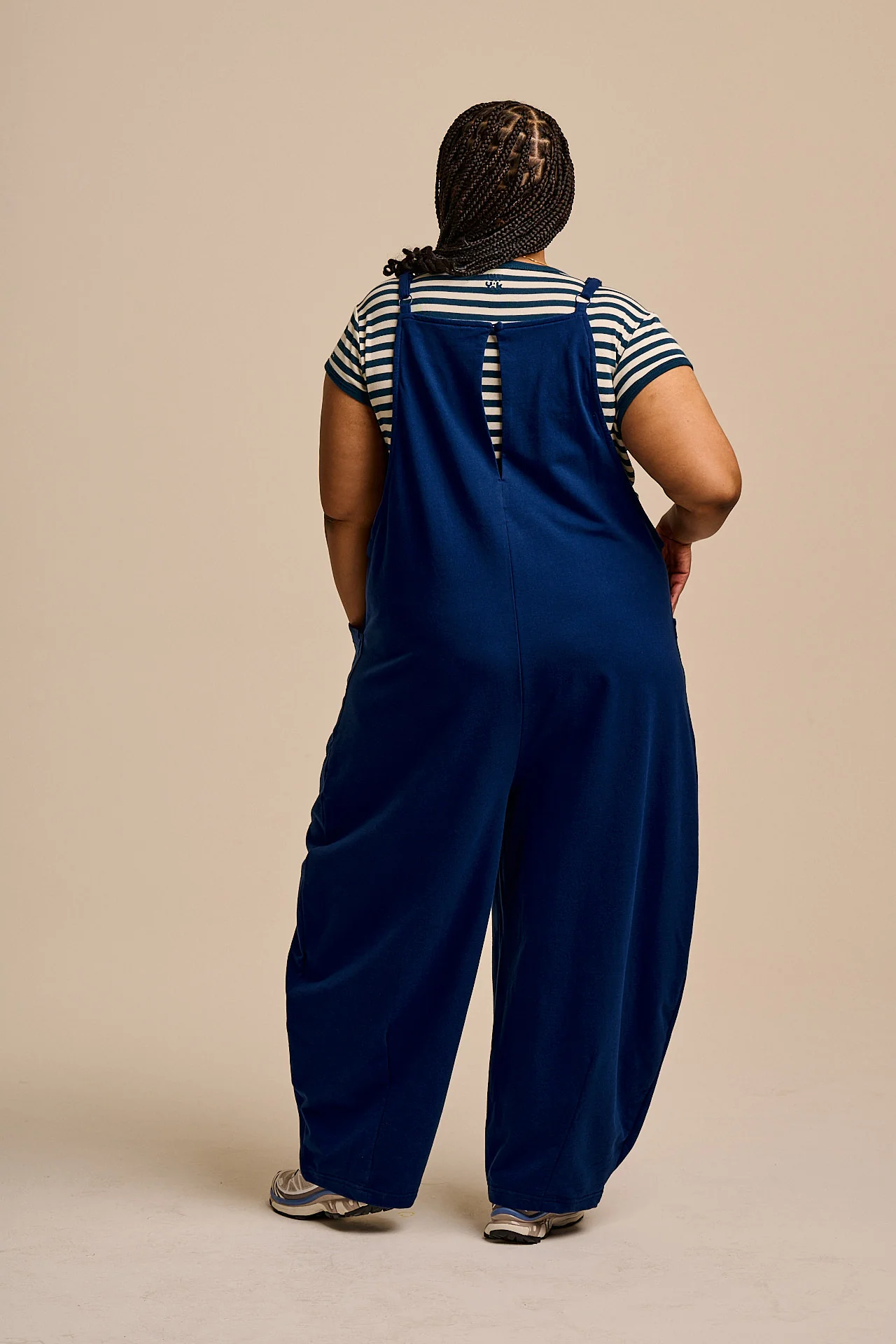 Oaxaca - Cotton Jersey Barrel Leg Dungarees in Navy - Image 6