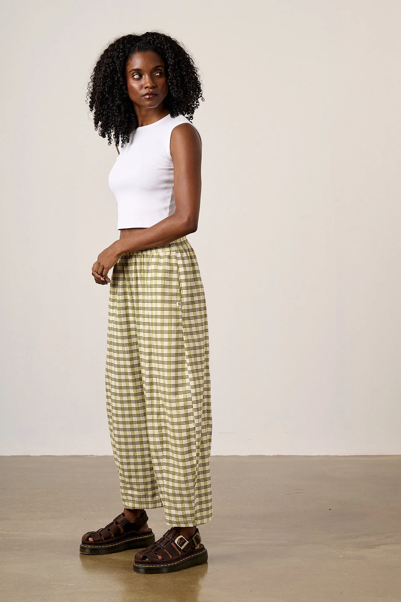Obregon - Barrel Leg Cotton Linen Trousers in Green Check - Image 5