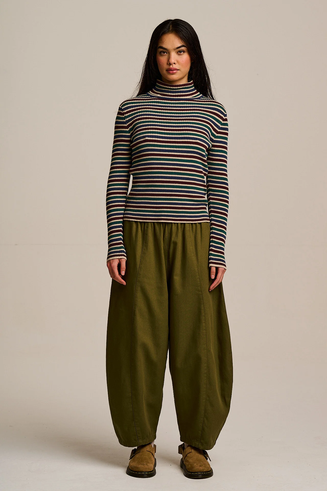 Obregon - Barrel Leg Cotton Trousers in Khaki Green - Image 4