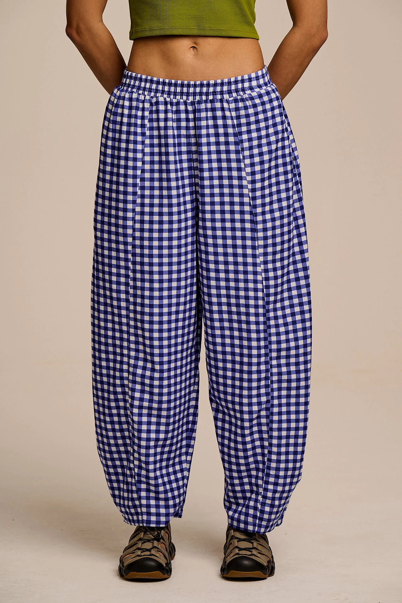 Obregon - Cotton & Viscose Barrel Leg Trousers in Blue Gingham Check - Image 3