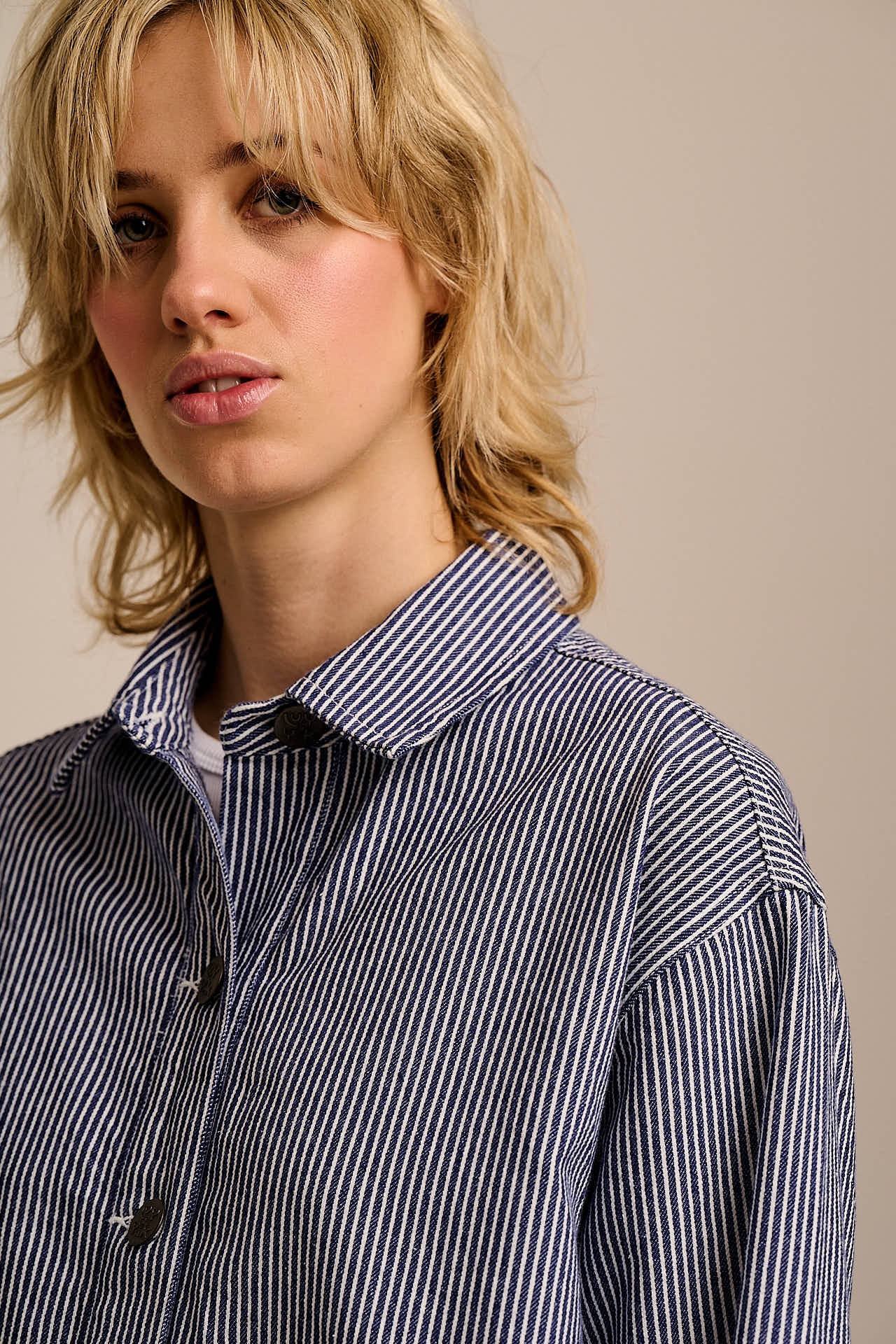 Olly - Cotton Jacket in Navy Stripe - Image 4