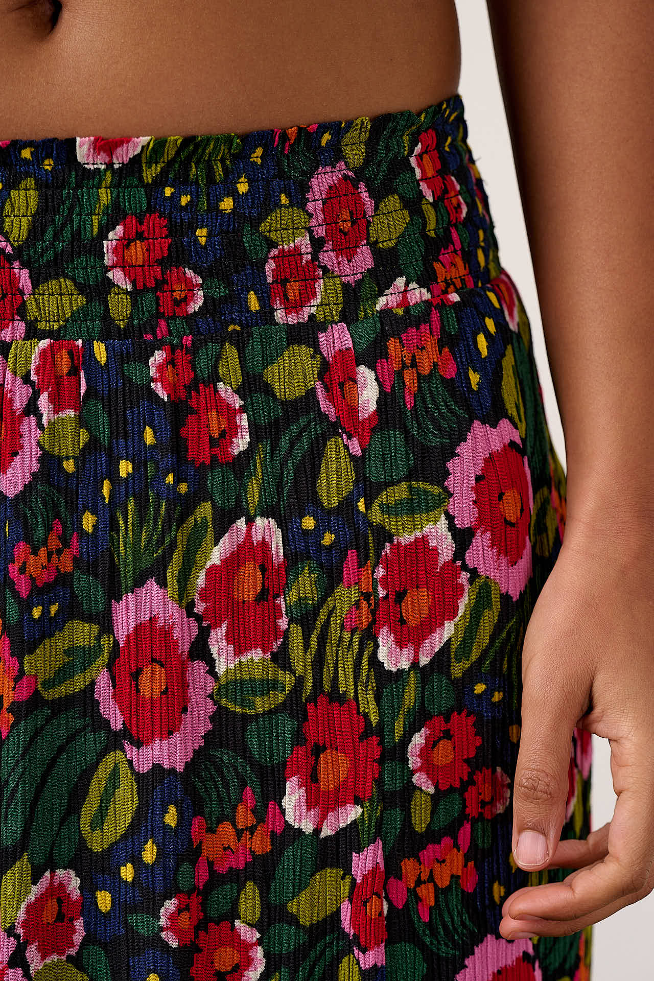 Poppy - Elasticised Waist Skirt in Black Marie Print - Image 3