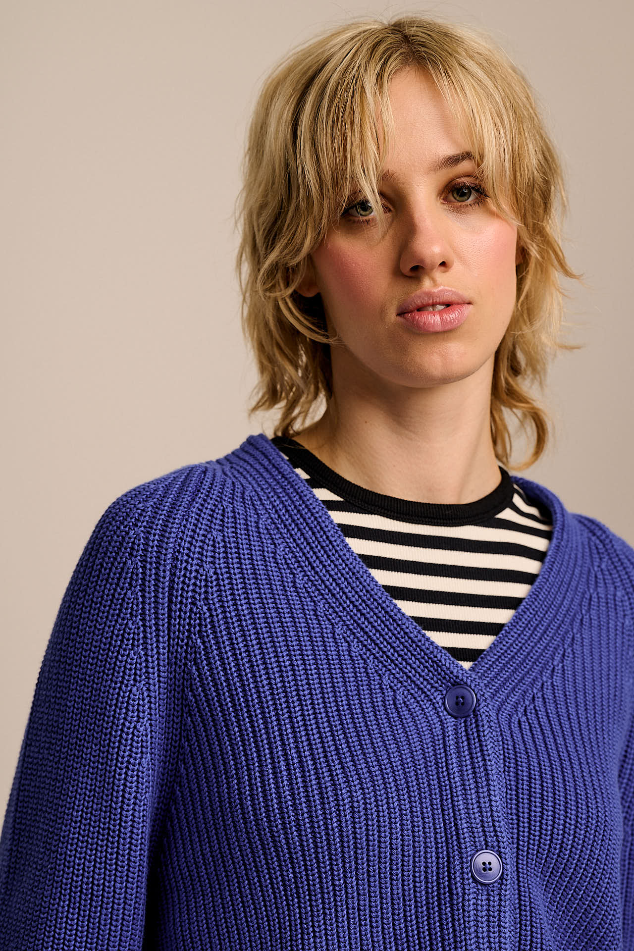 Robyn - V-Neck Cotton Cardigan in Dazzling Blue - Image 6