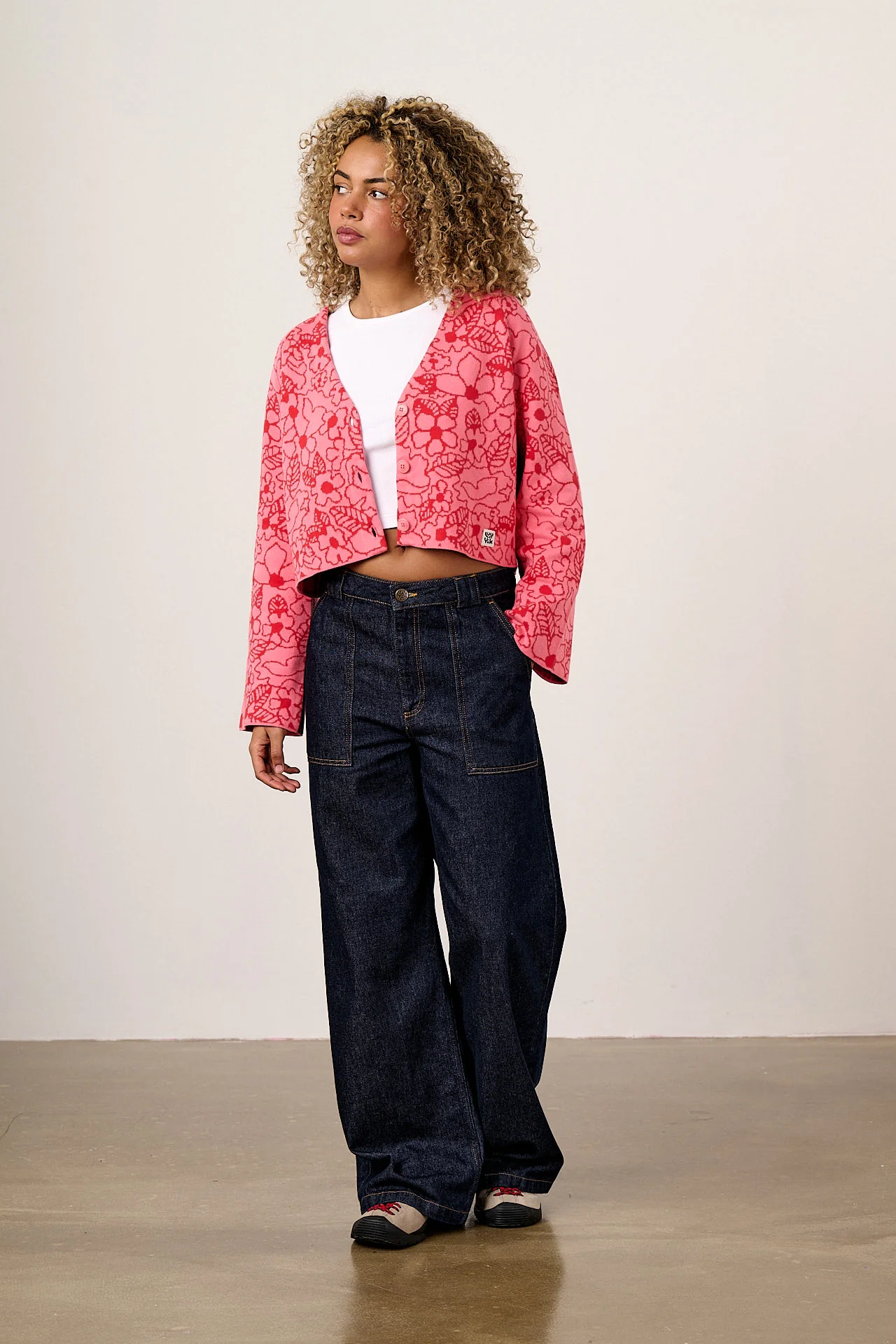 Robyn - V-Neck Cotton Cardigan in Pink & Red Kahlo Blooms - Image 3