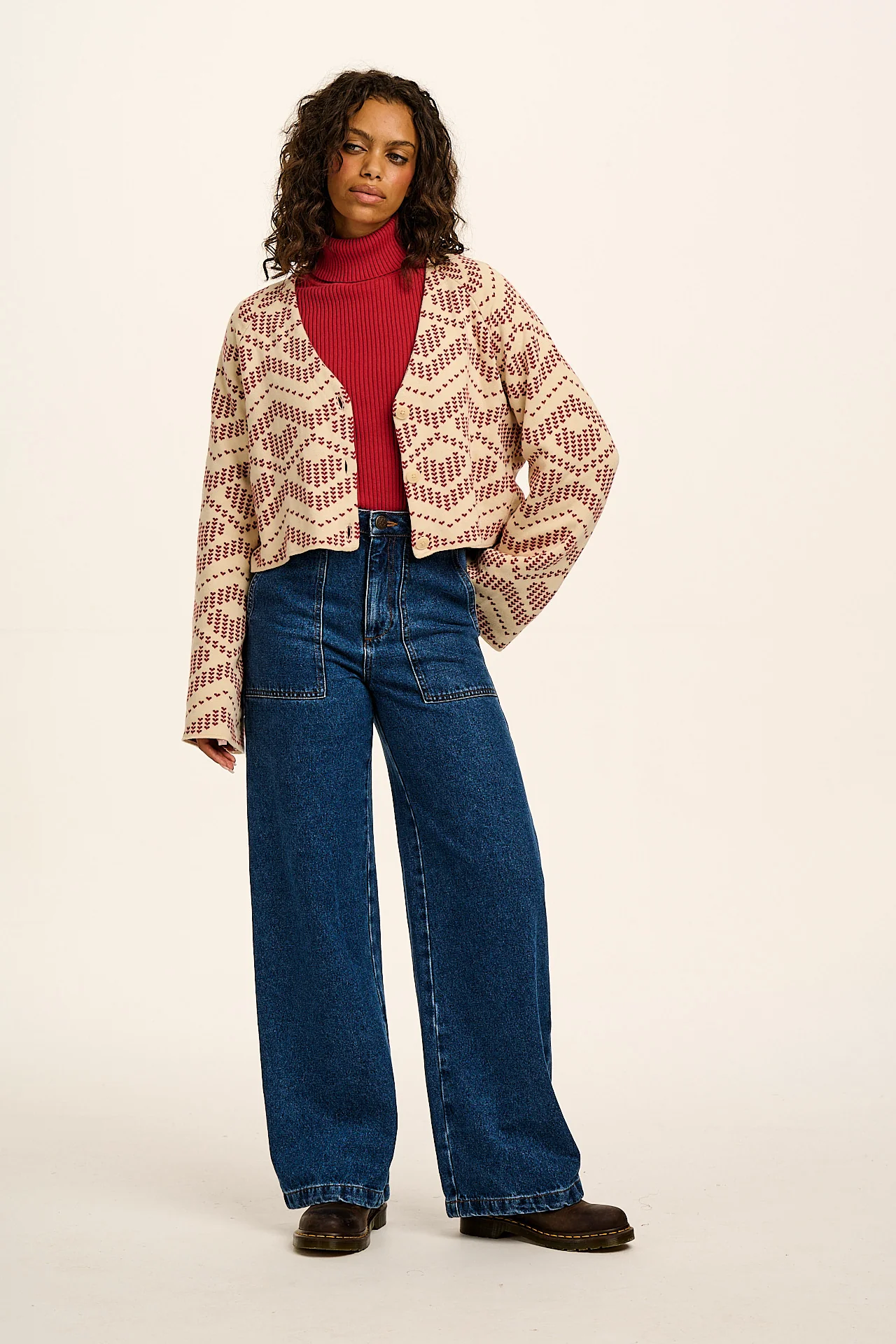 Robyn - V-Neck Cotton Cardigan in Heart Argyle - Image 4