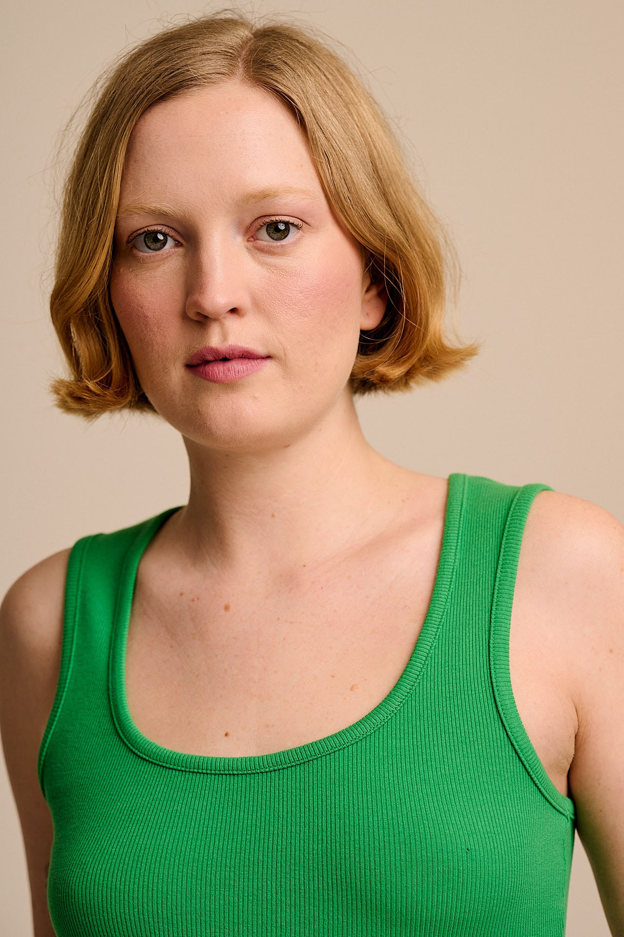Romy - Cotton Scoop Vest in Kelly Green - Image 2
