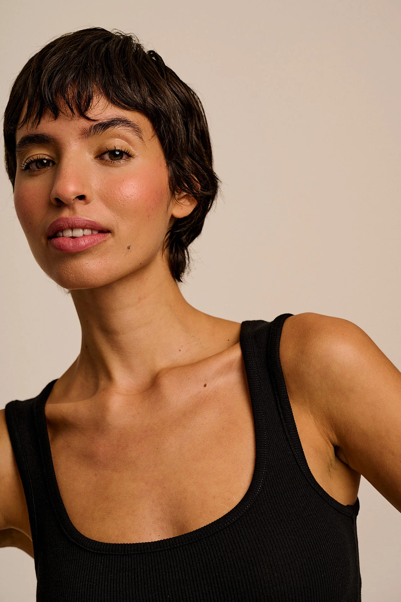 Romy - Ribbed Vest in Black - Image 3