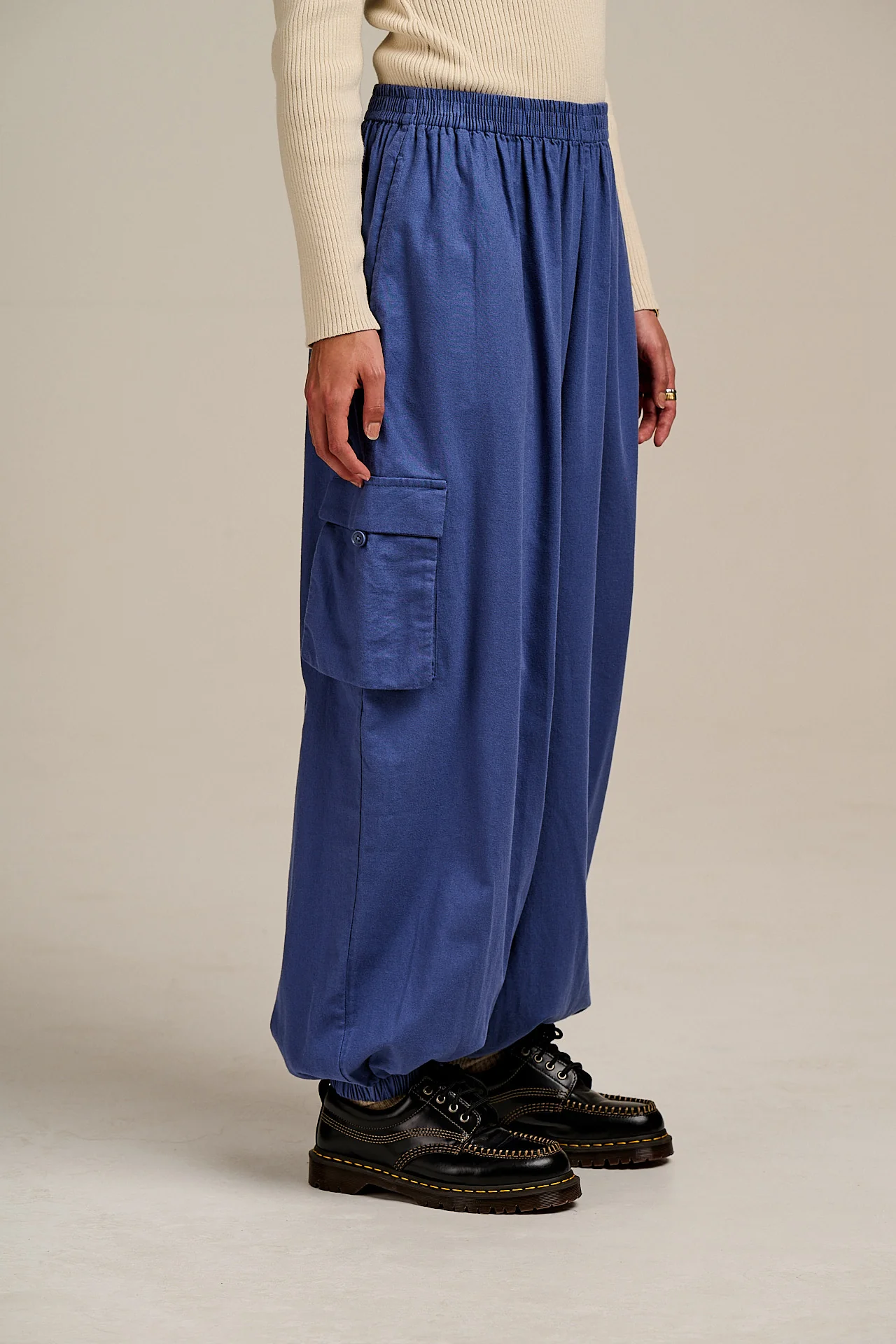 Rumi - Brushed Cotton Balloon Trousers in Grey Blue - Image 2