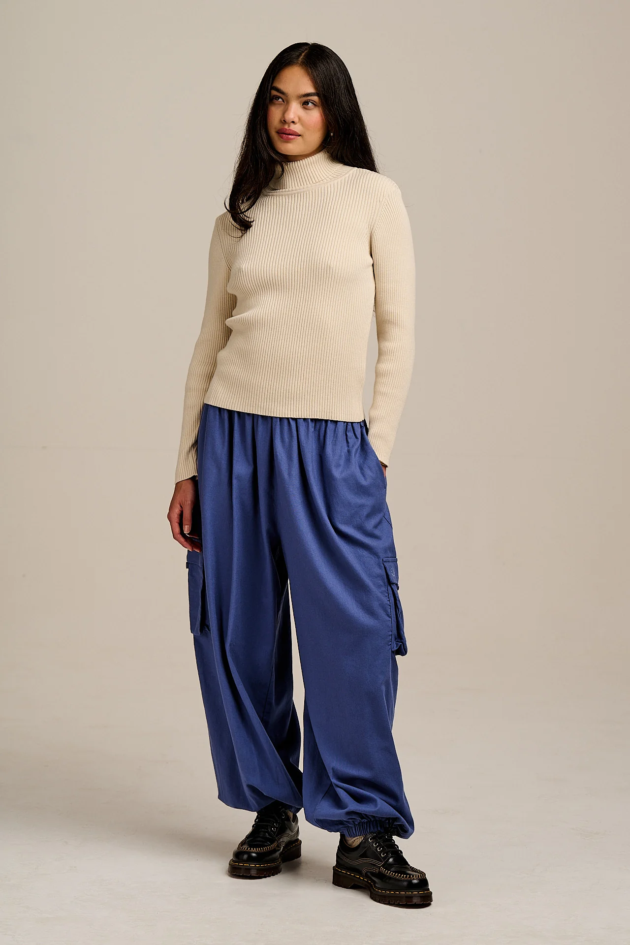 Rumi - Brushed Cotton Balloon Trousers in Grey Blue - Image 5