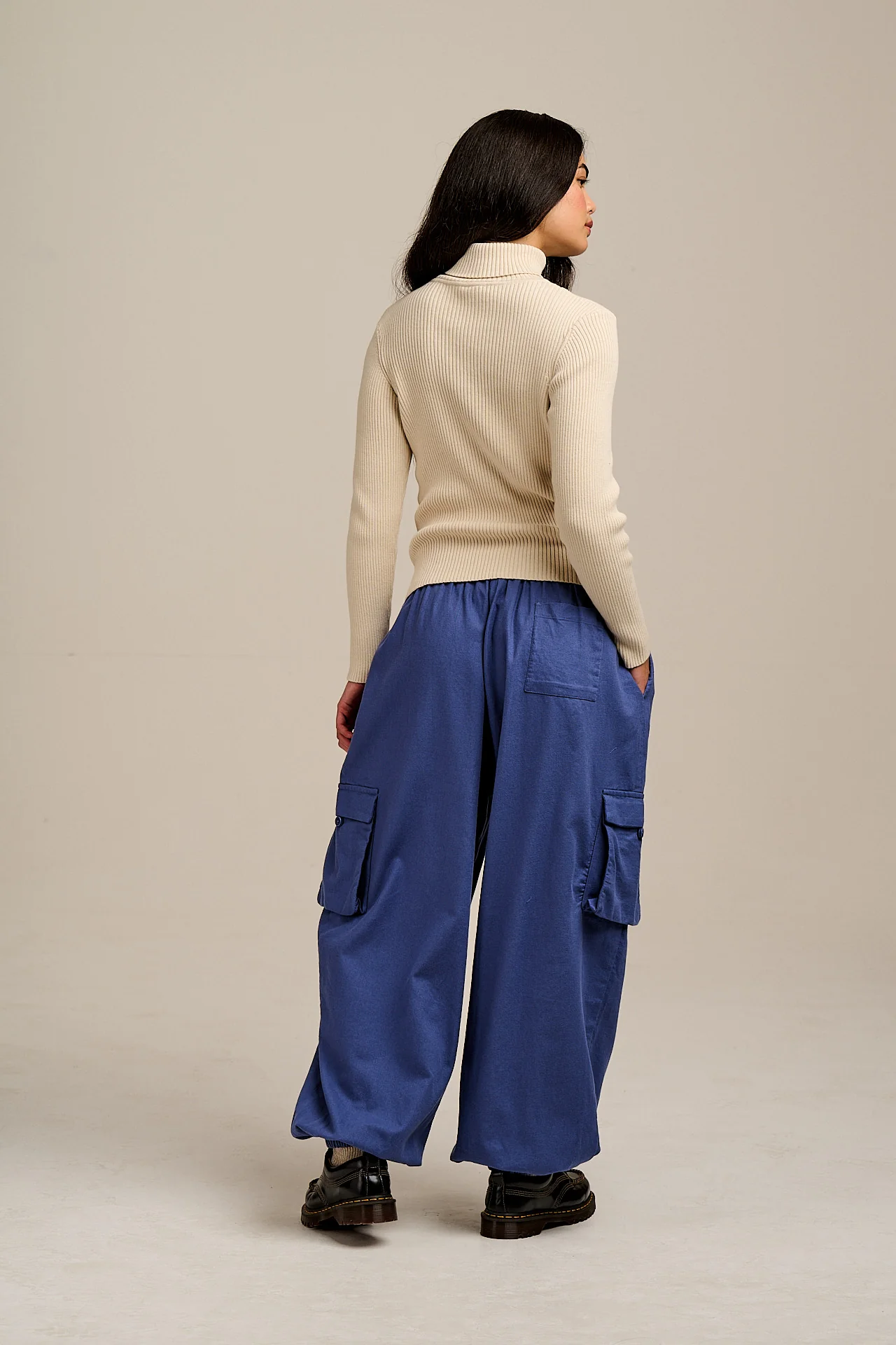 Rumi - Brushed Cotton Balloon Trousers in Grey Blue - Image 7