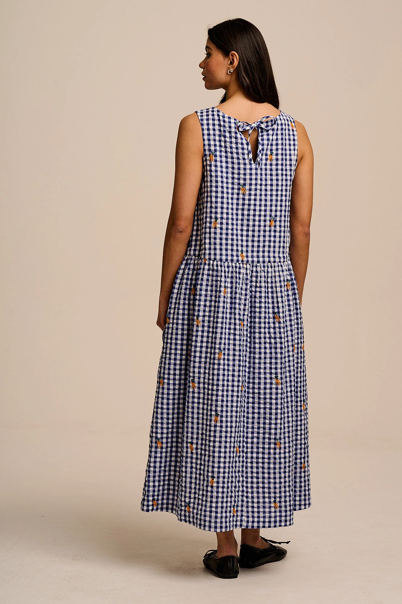 Sacha - Cotton Midi Dress in Gingham Carrot Embroidery - Image 7