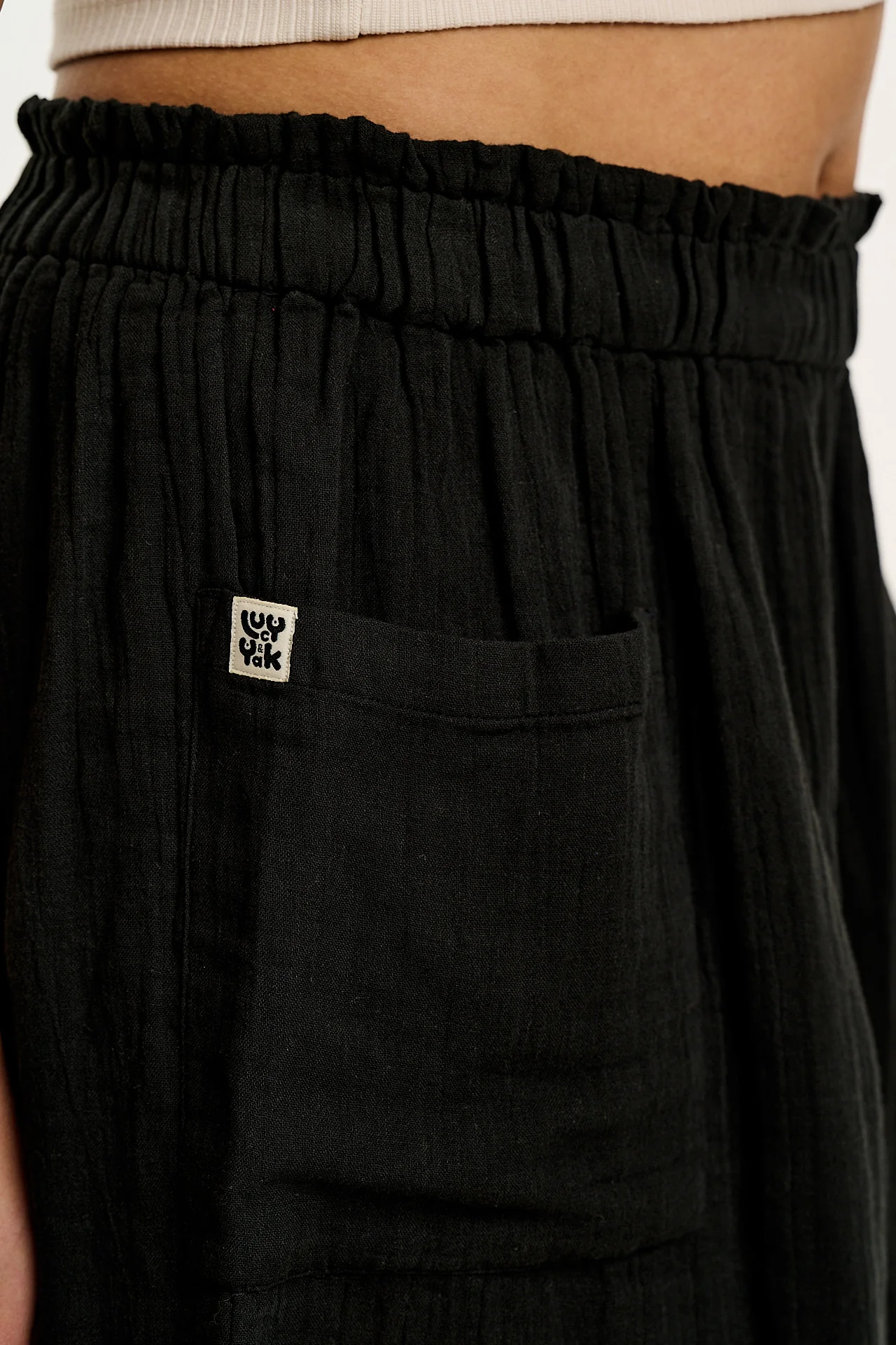 Sierra - Cotton Shorts in Black - Image 7