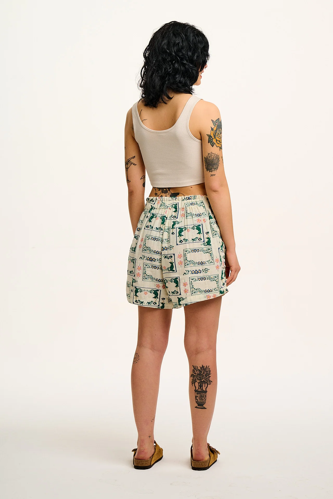 Sierra - Cotton Shorts in Sweet Pea Print - Image 8