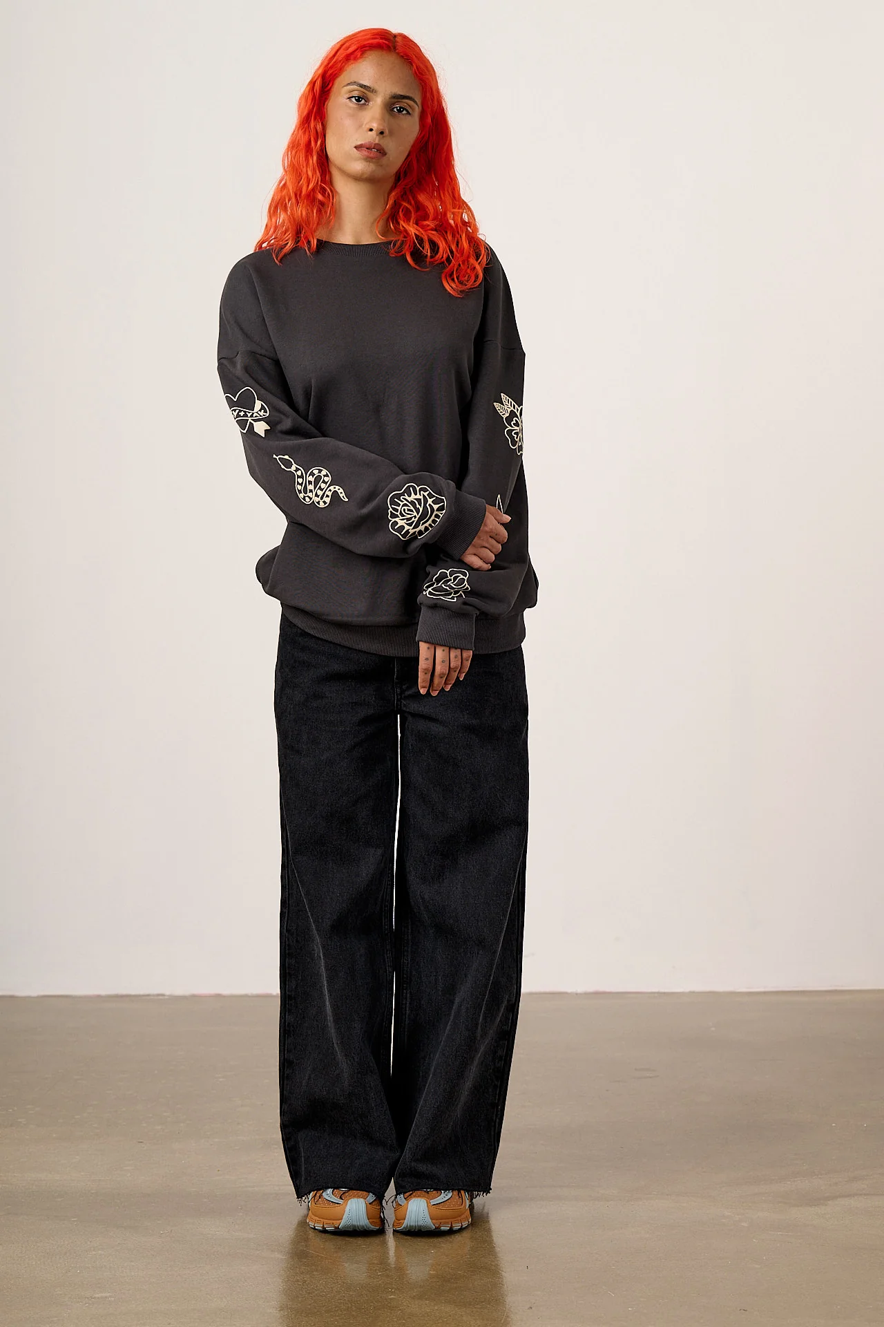 Sutton - Cotton Jersey Oversized Sweatshirt in Charcoal with Tattoo Printed Sleeves - Image 3