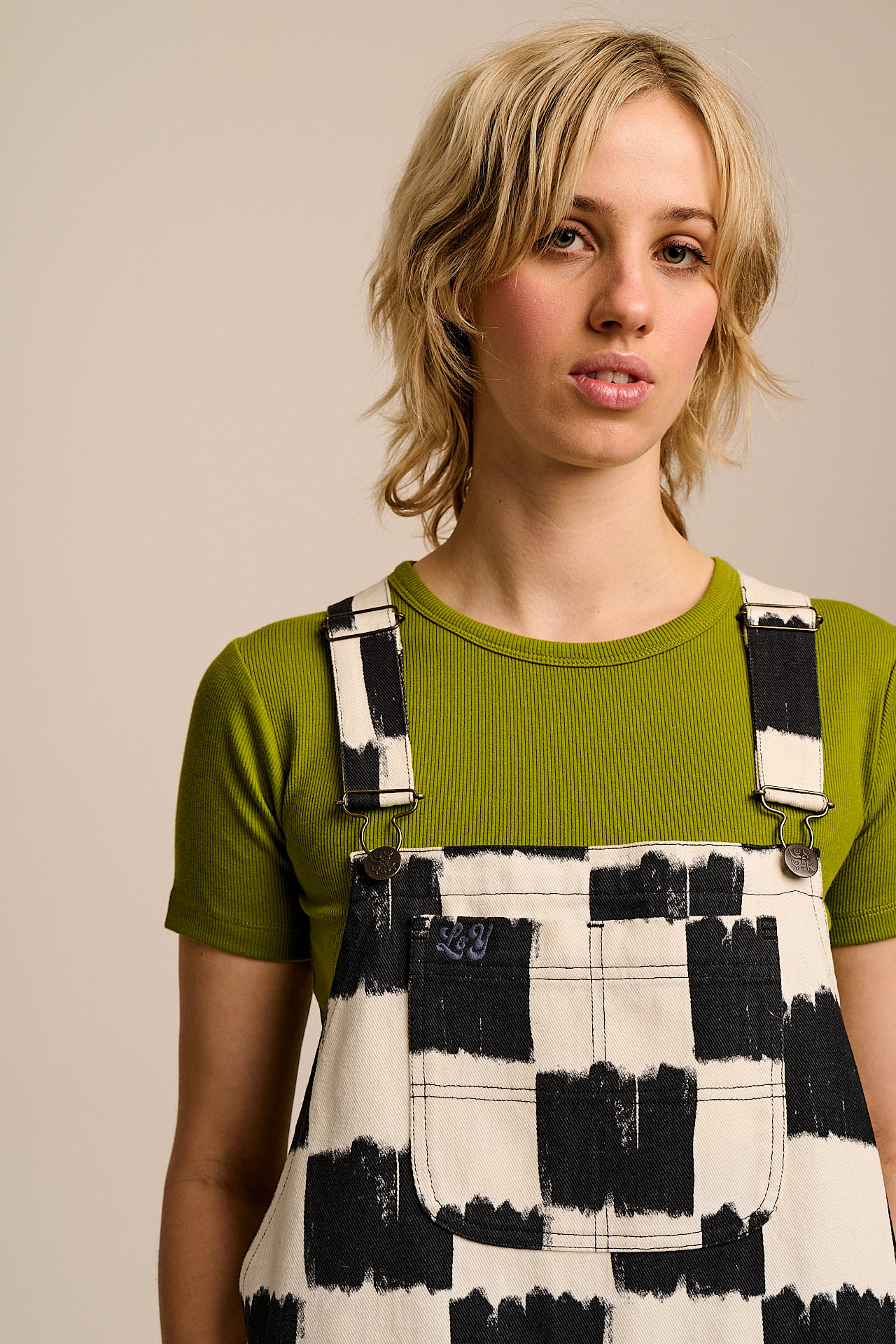 Toluca - Cotton Barrel Leg Dungarees in Black & Ecru Blurred Checkerboard - Image 3