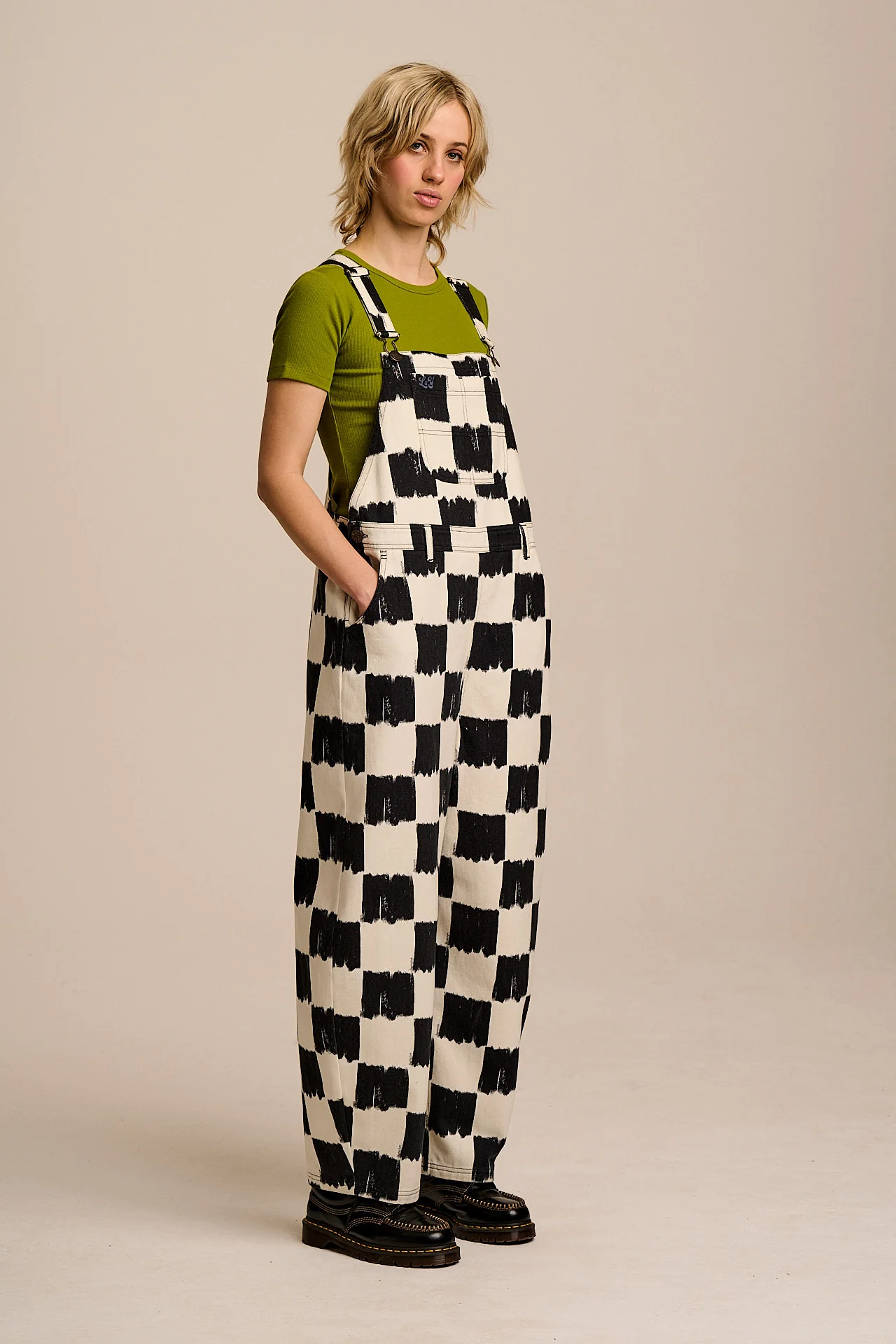 Toluca - Cotton Barrel Leg Dungarees in Black & Ecru Blurred Checkerboard - Image 4