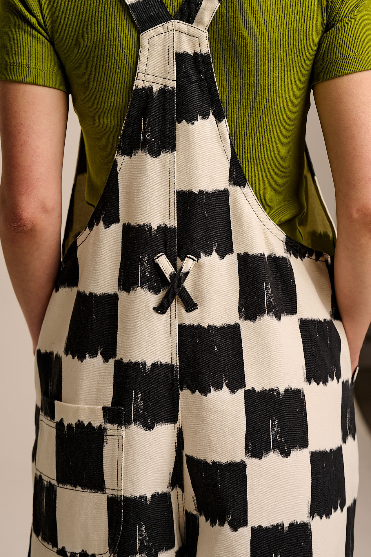 Toluca - Cotton Barrel Leg Dungarees in Black & Ecru Blurred Checkerboard - Image 5
