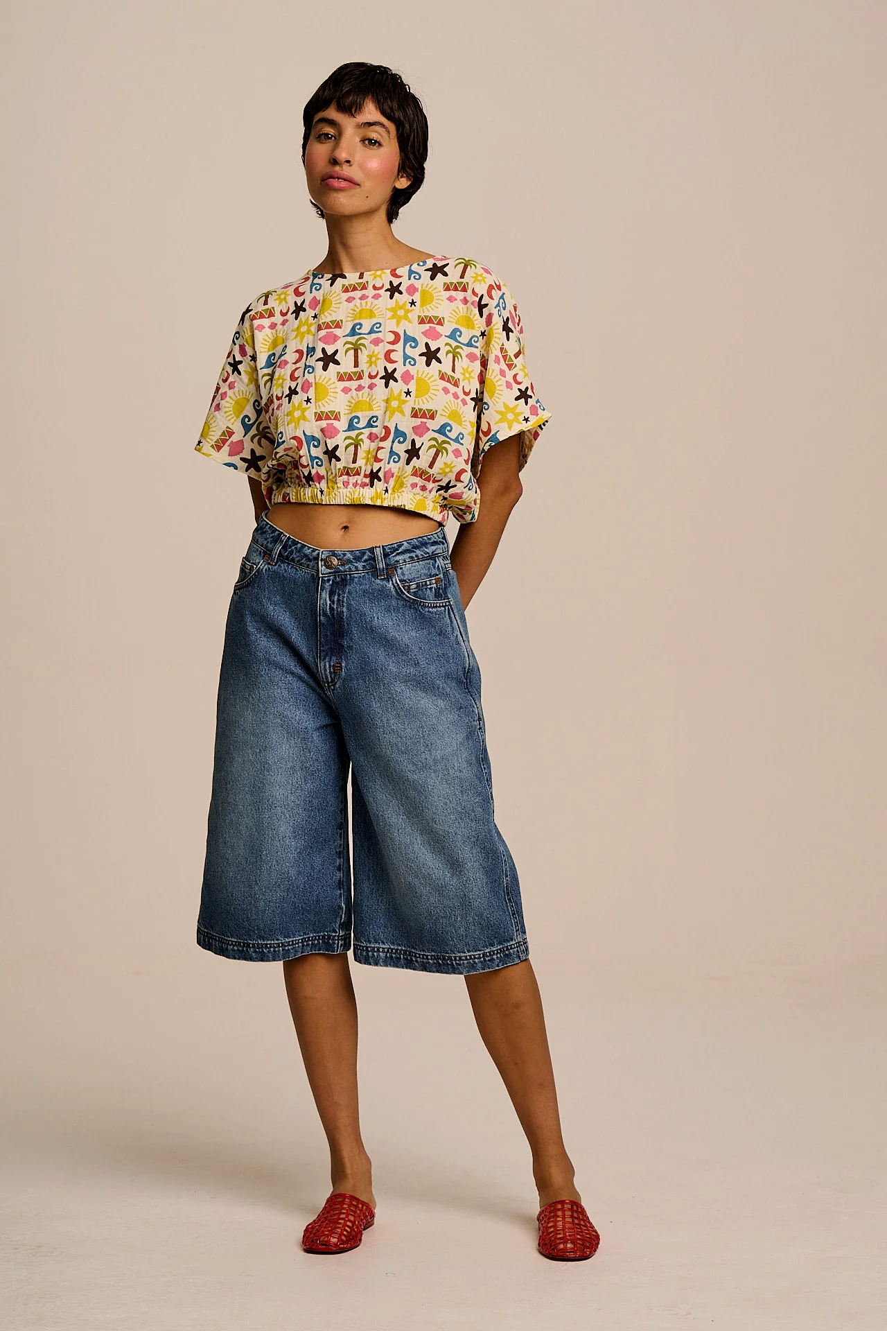 Zamora - Cotton Top in Coastal Beach Tile Print - Image 6