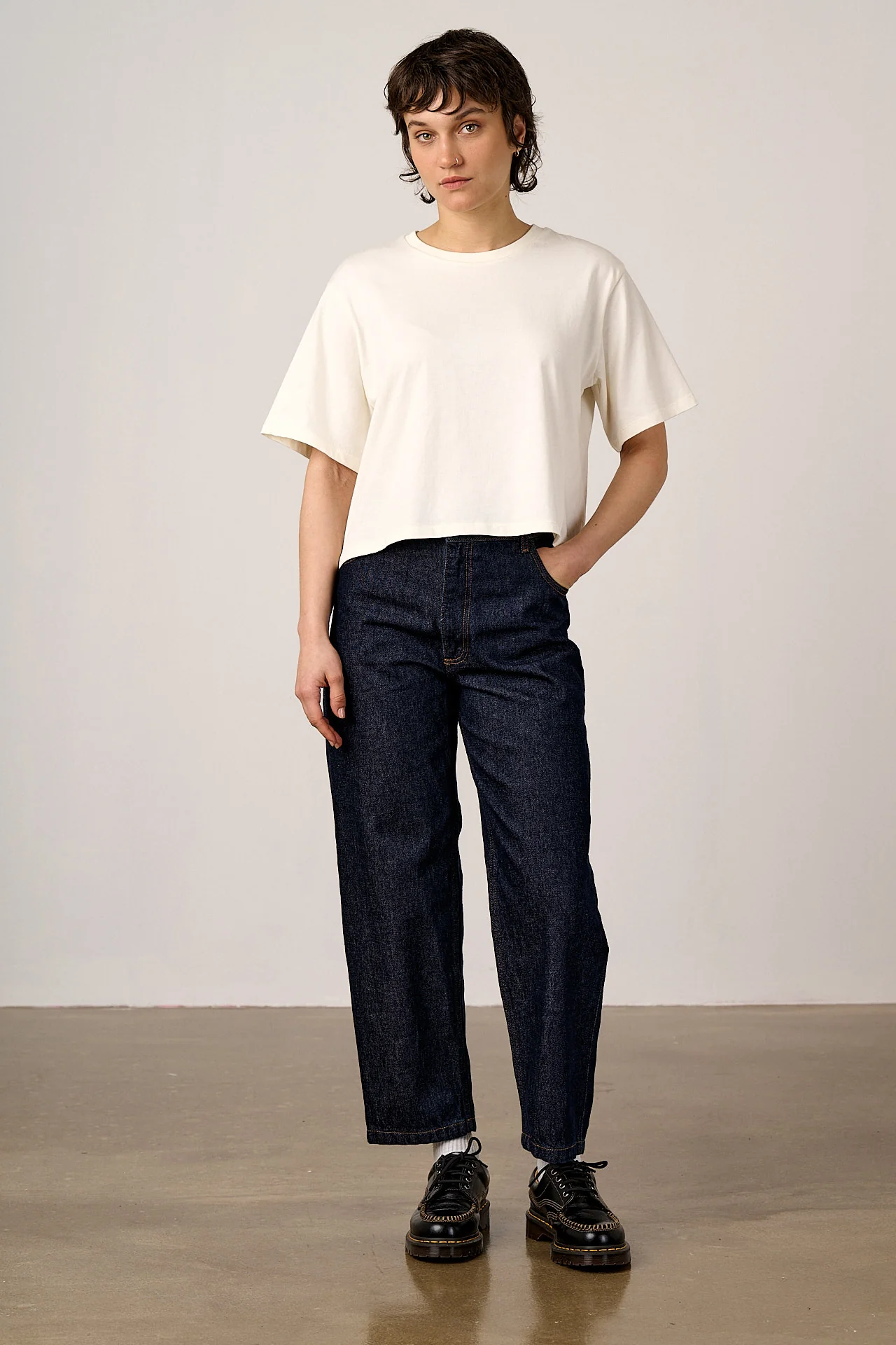Zayla - Cropped Boxy T-Shirt in Ecru - Image 3