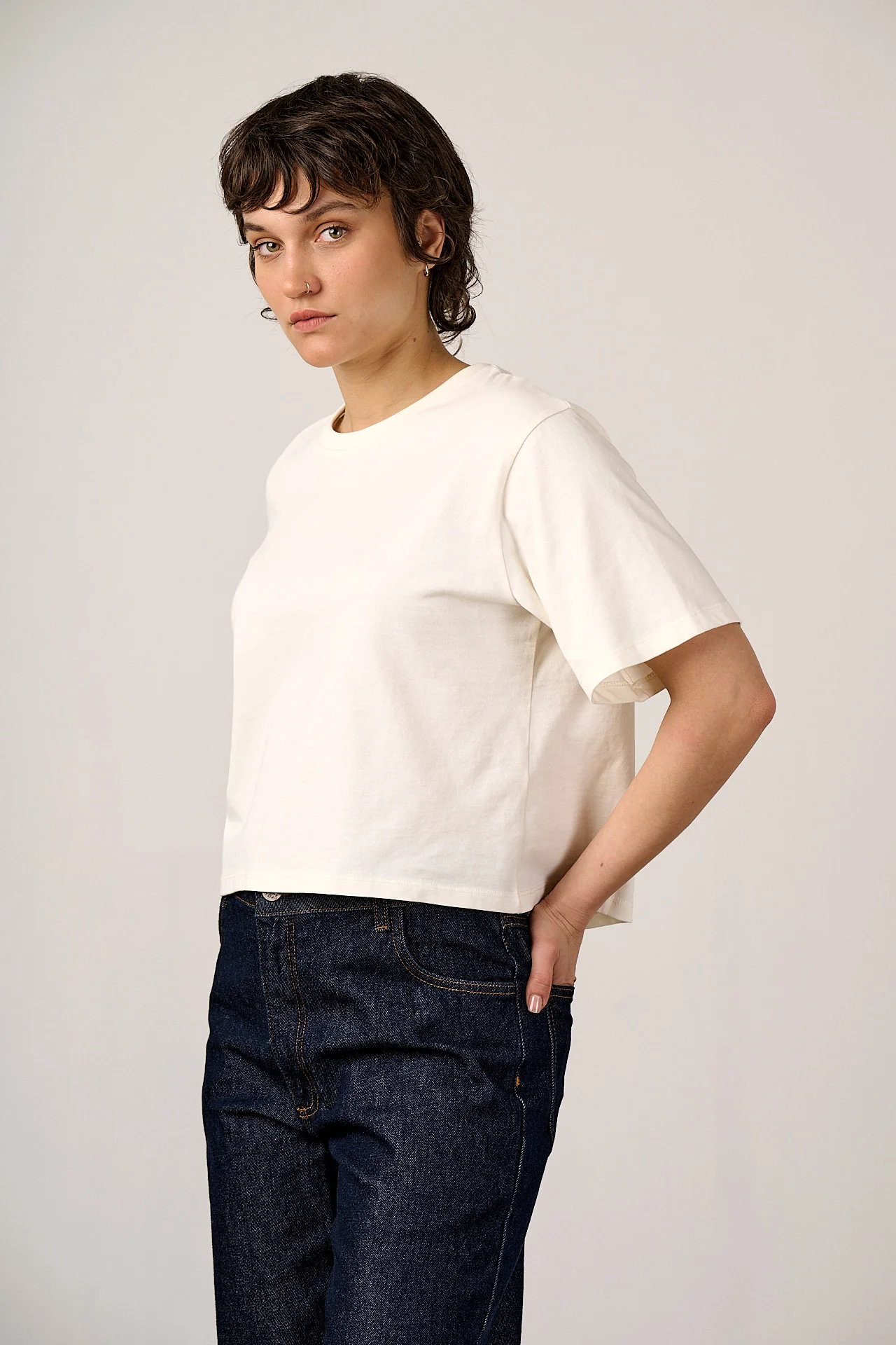 Zayla - Cropped Boxy T-Shirt in Ecru - Image 5