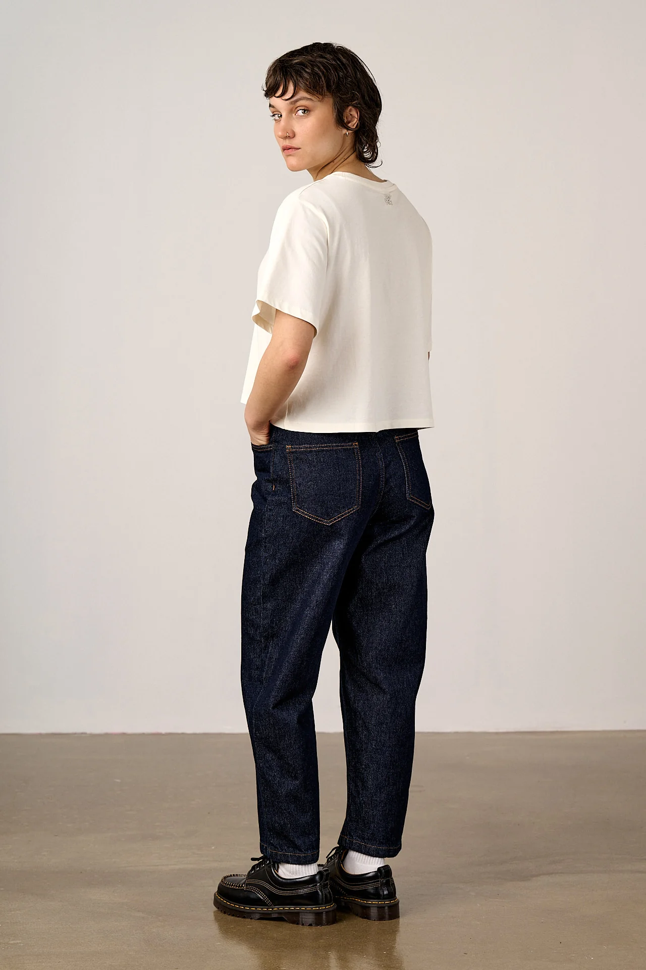 Zayla - Cropped Boxy T-Shirt in Ecru - Image 6