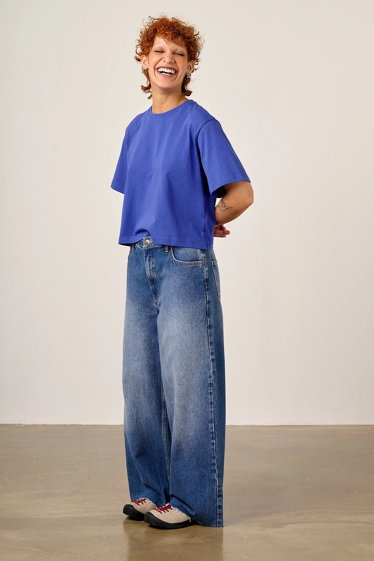 Zayla - Cropped Boxy T-Shirt in Dazzling Blue - Image 2