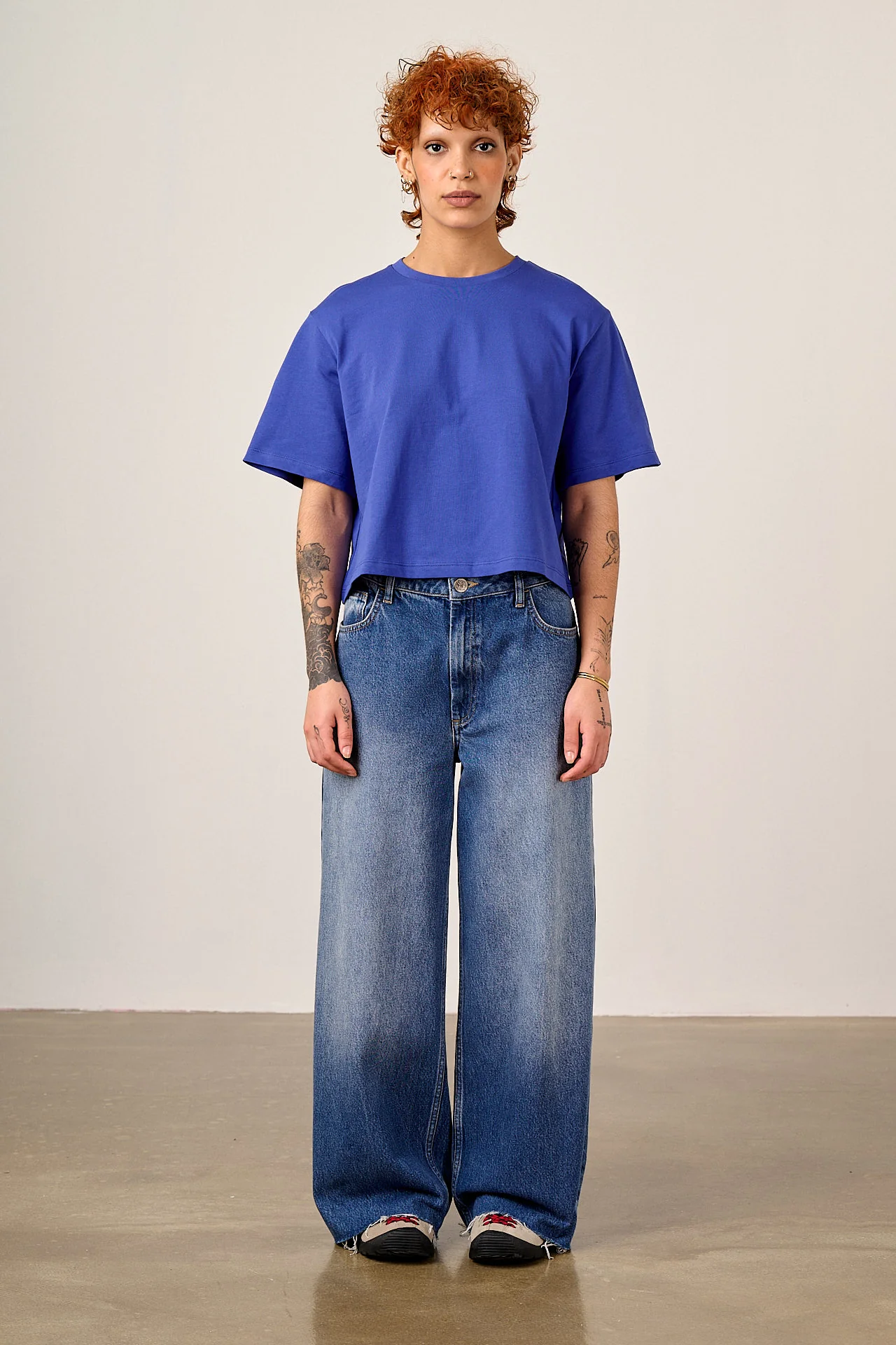 Zayla - Cropped Boxy T-Shirt in Dazzling Blue - Image 4