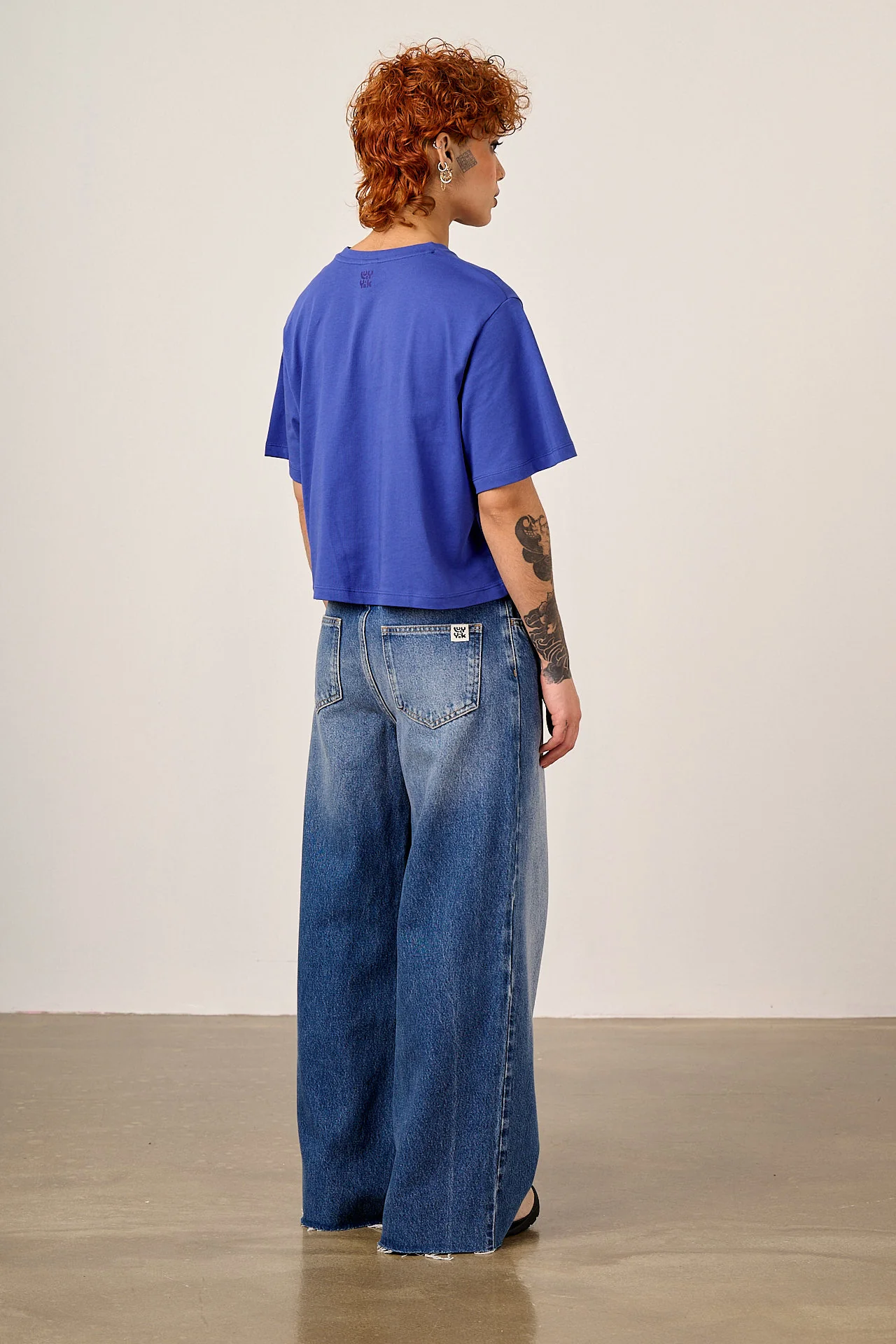 Zayla - Cropped Boxy T-Shirt in Dazzling Blue - Image 5