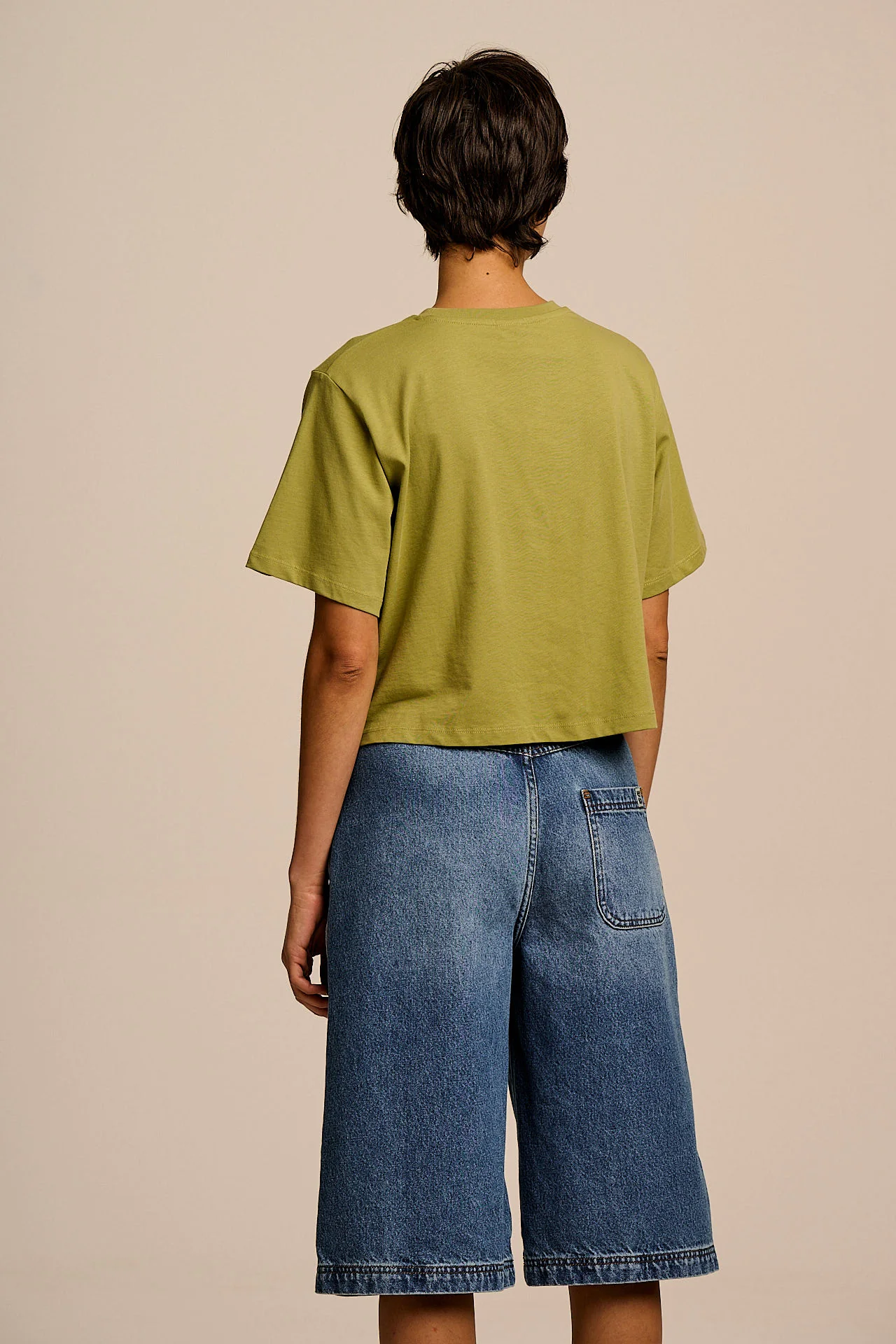 L.E Zayla - Cropped Boxy T-Shirt in Khaki Graphics and Grain Artist & Yak - Image 5
